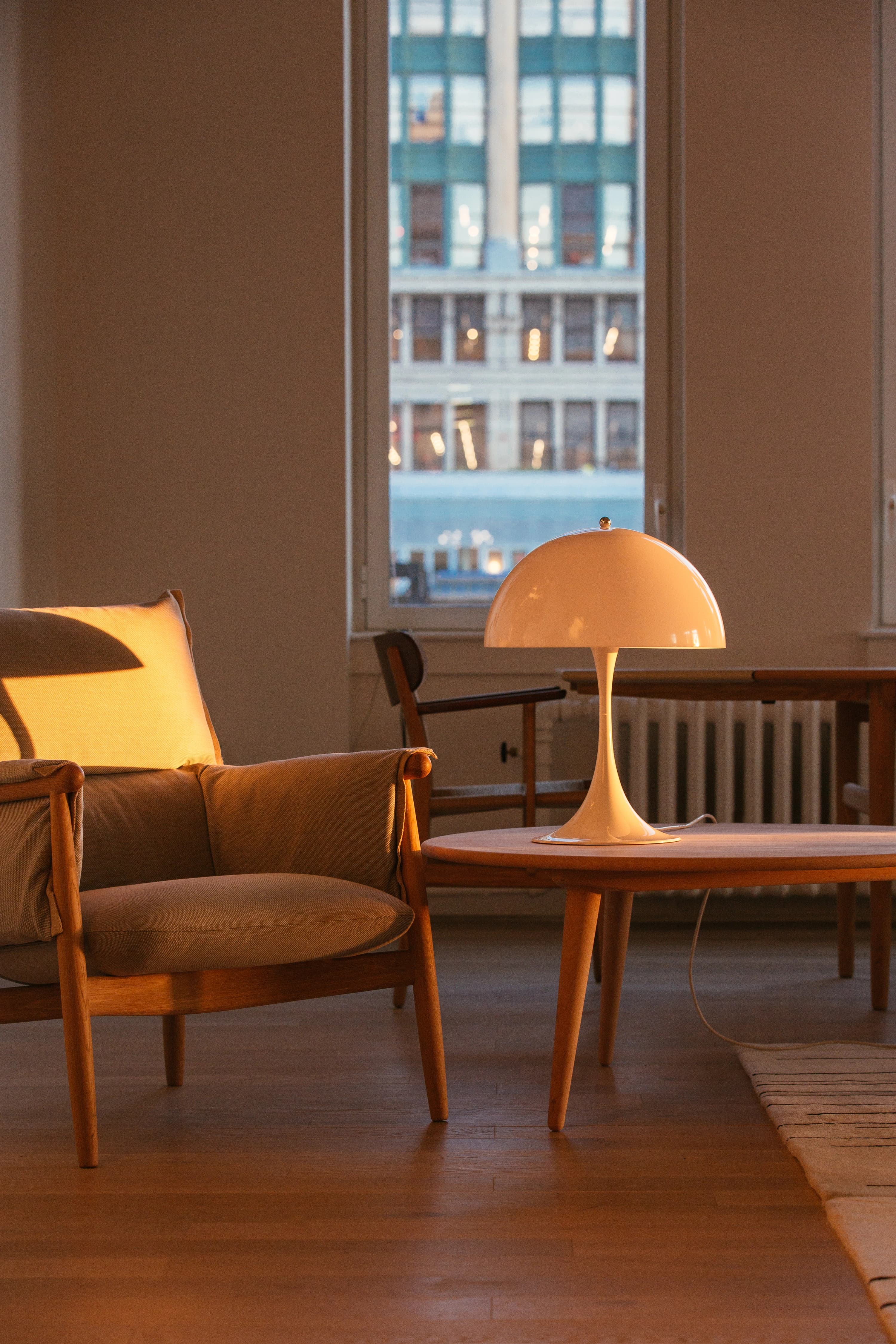 Louis Poulsen Panthella 400 Table Lamp White opal acryl — фото 5