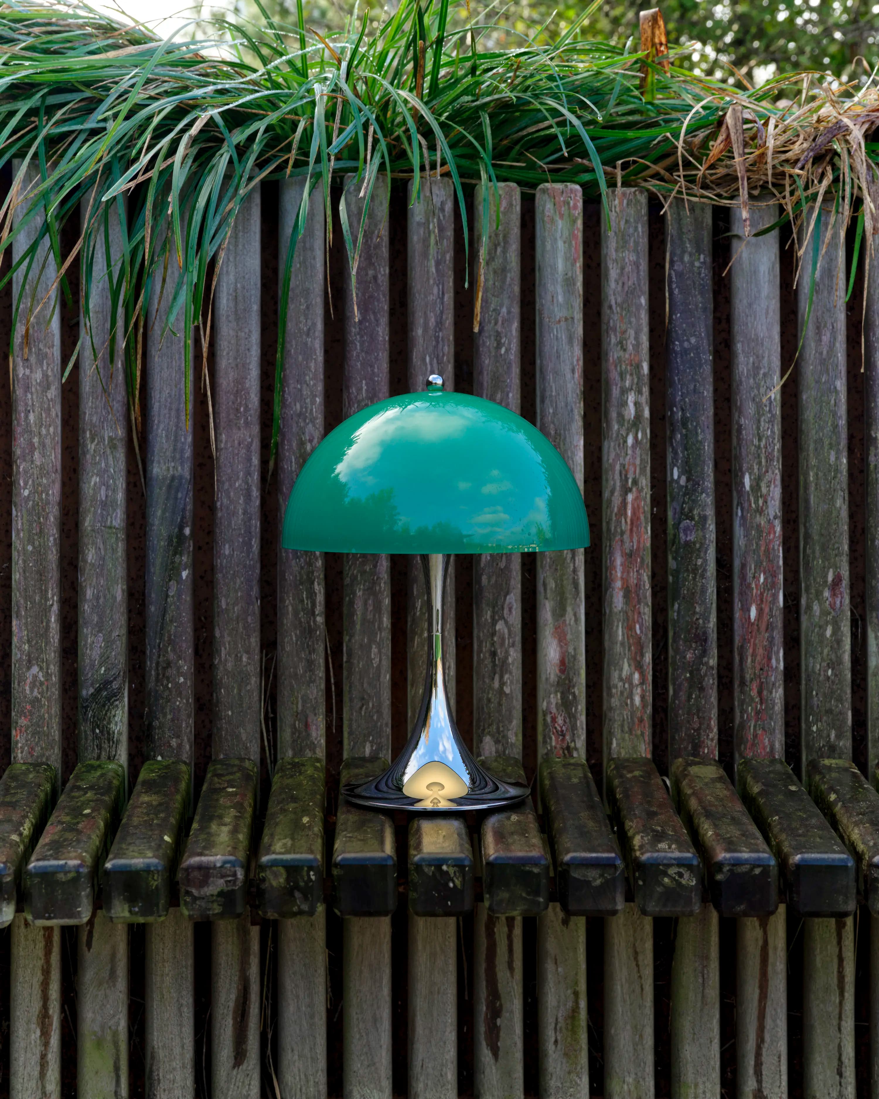 Louis Poulsen Panthella 250 Portable Lamp Original opal green — фото 3