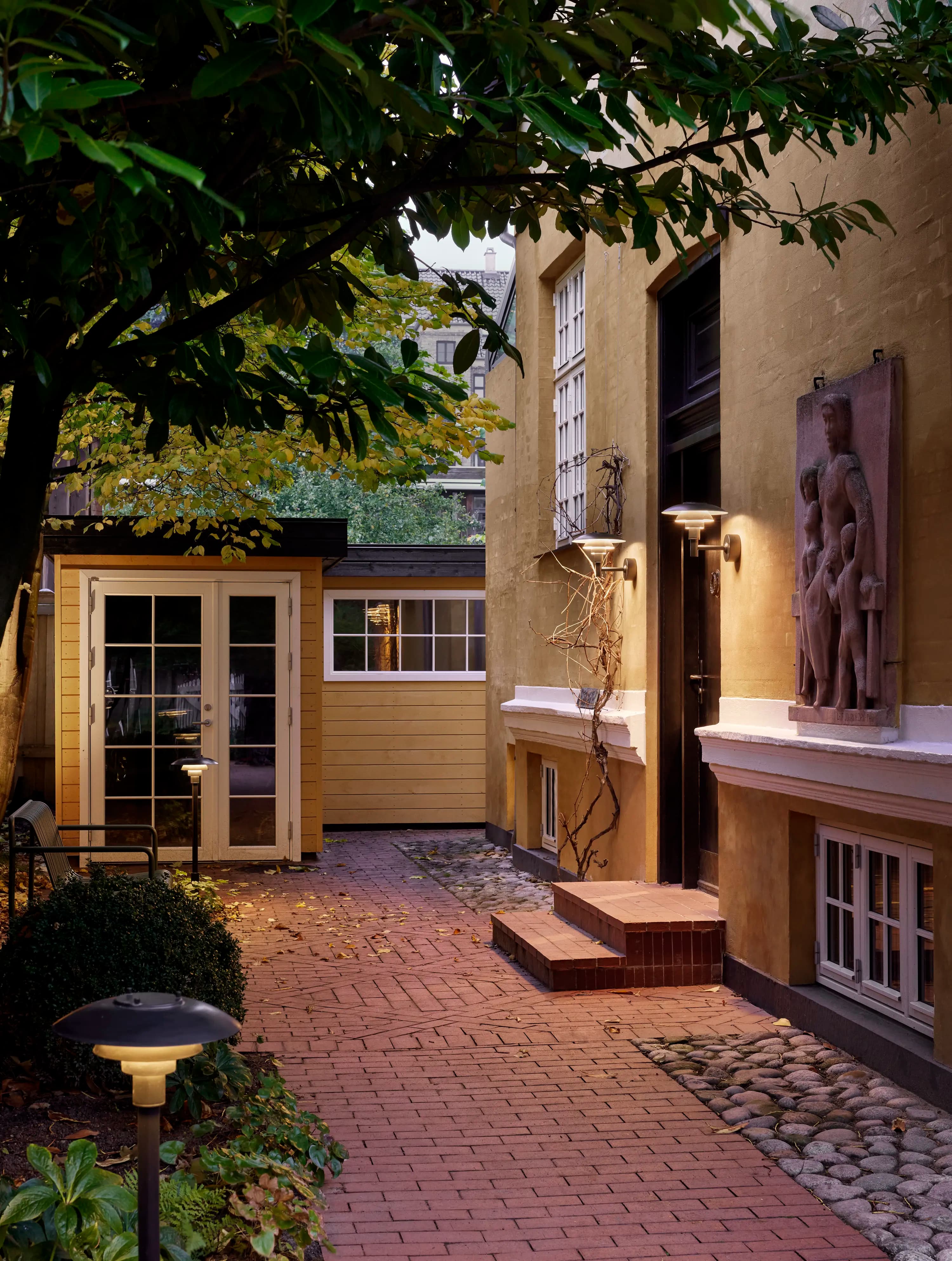 Louis Poulsen PH 3-2½ Outdoor Wall Lamp Black — фото 5