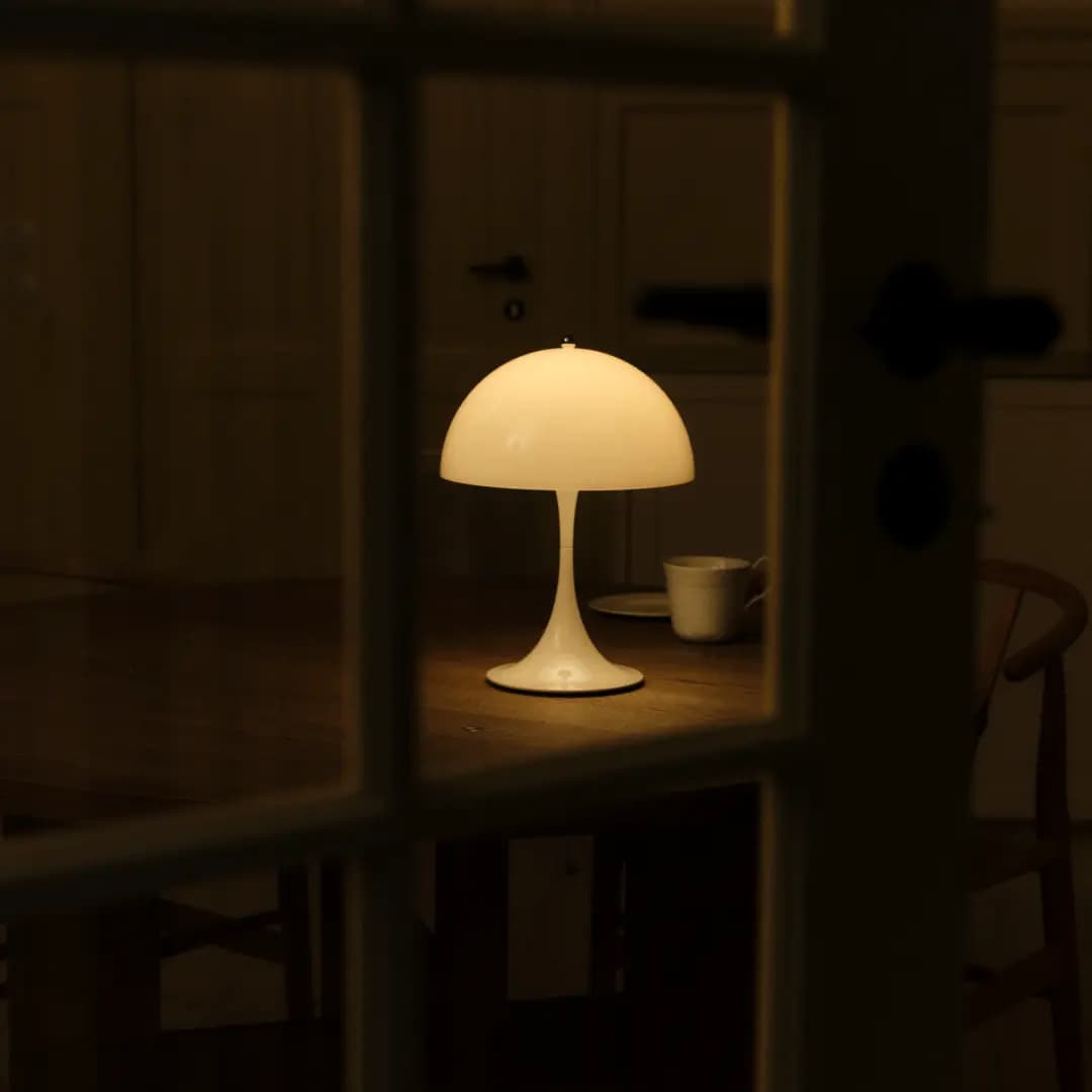 Louis Poulsen Panthella 250 Portable Lamp Opal white — фото 3