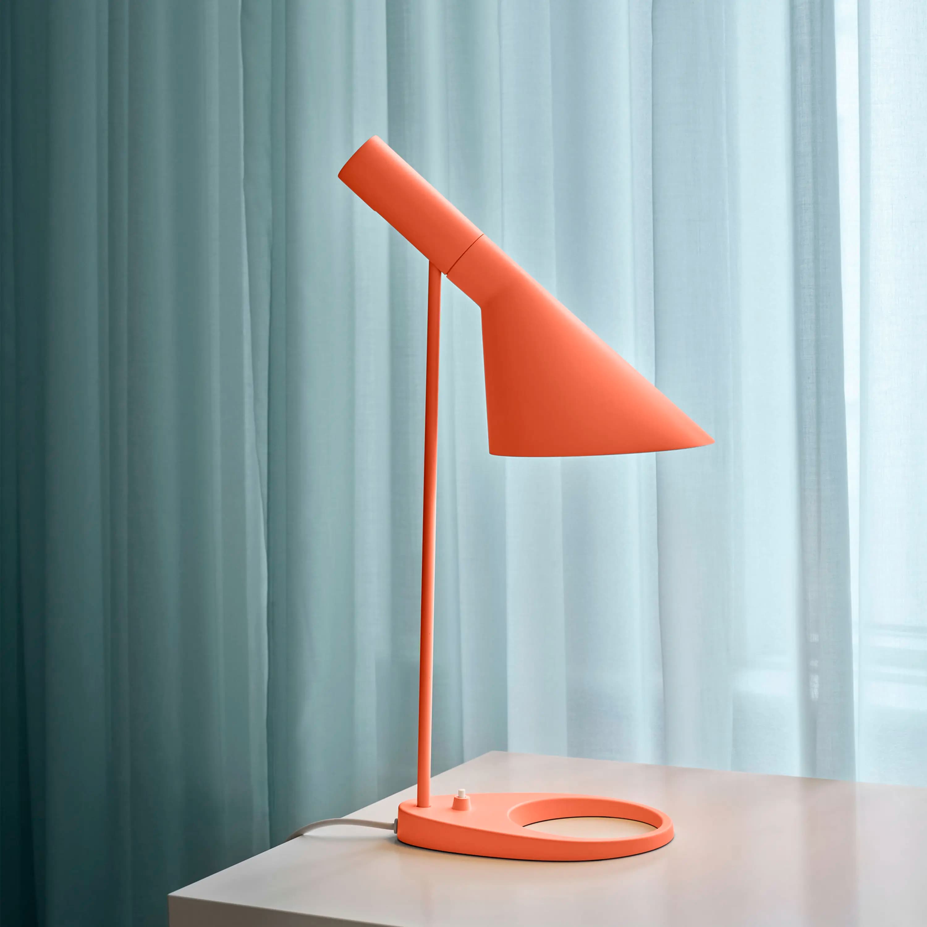 Louis Poulsen AJ Mini Table Lamp Electric orange — фото 3