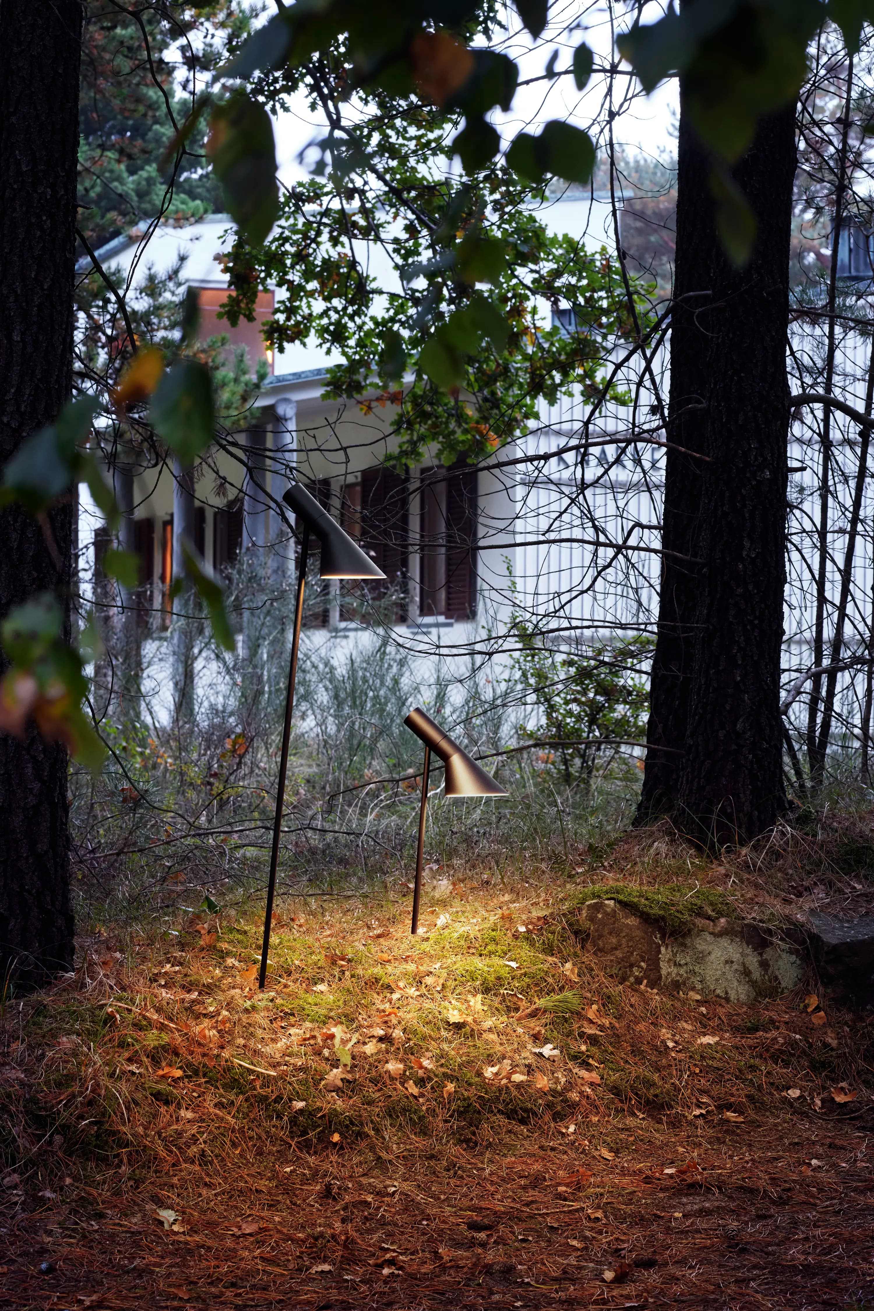 Louis Poulsen AJ Garden Bollard Black texture SHORT — фото 5