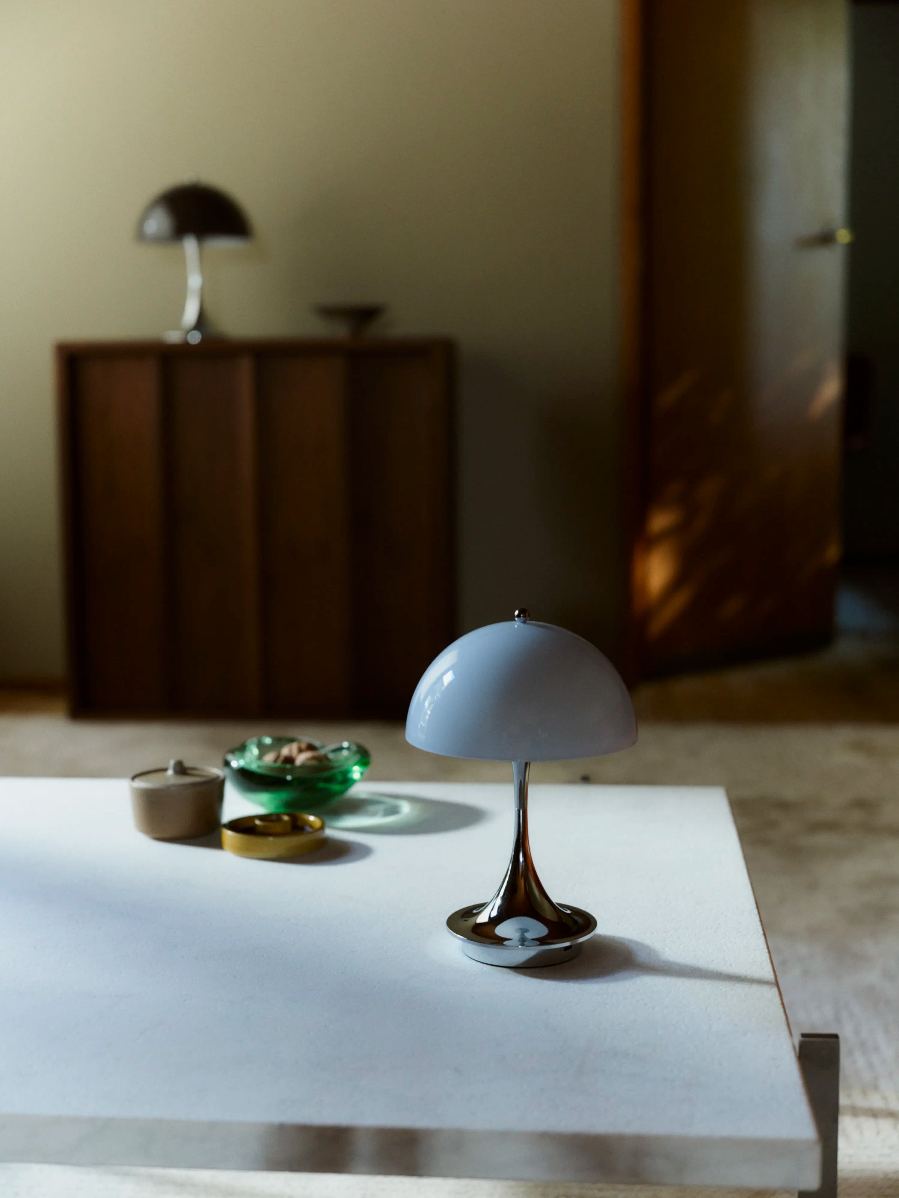 Louis Poulsen Panthella 160 Portable Lamp Chrome opal blue grey — фото 10