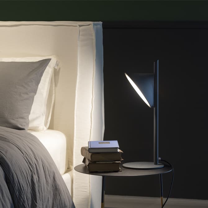 Axo Light Orchid Table