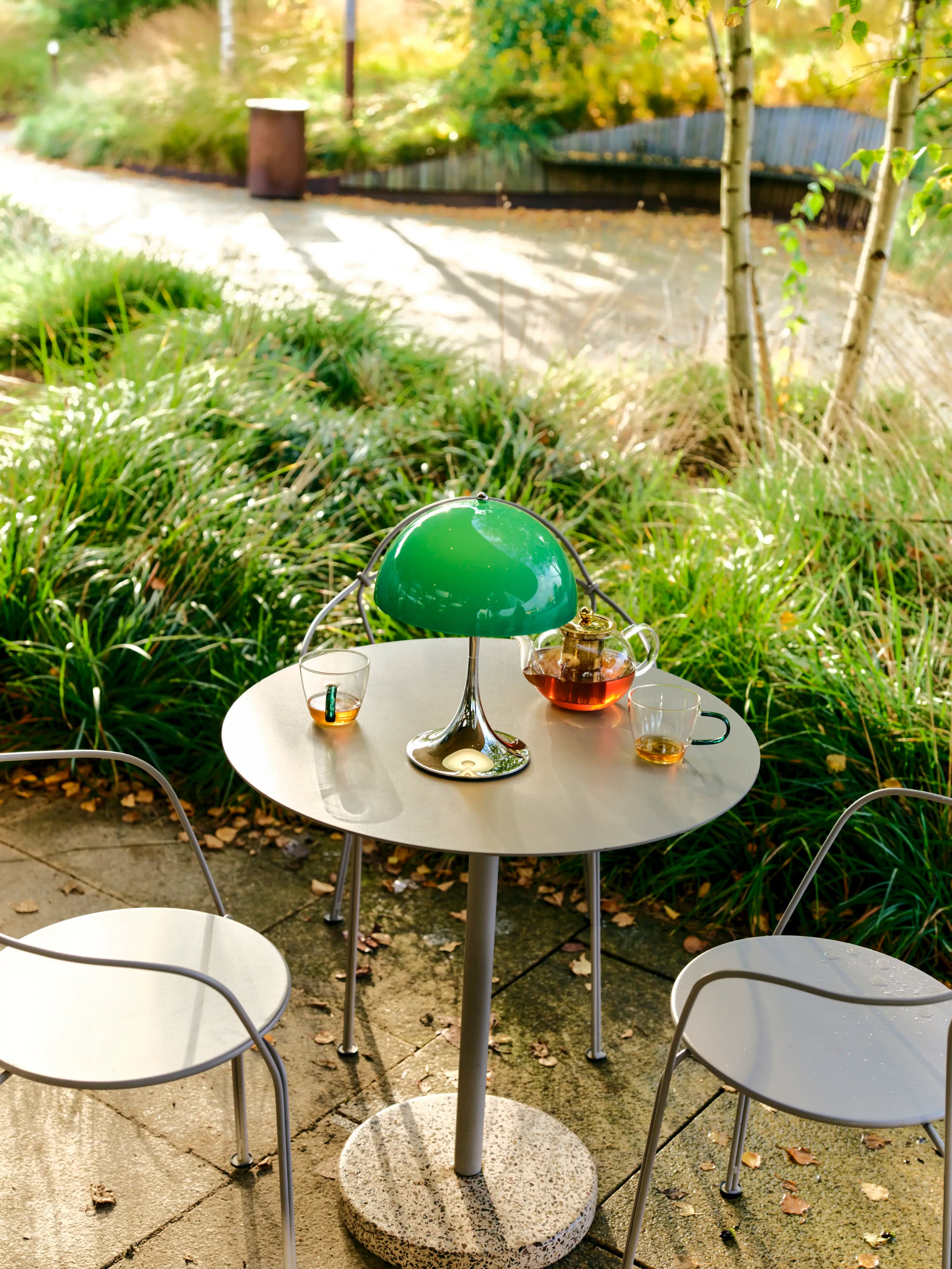 Louis Poulsen Panthella 250 Portable Lamp Original opal green — фото 5