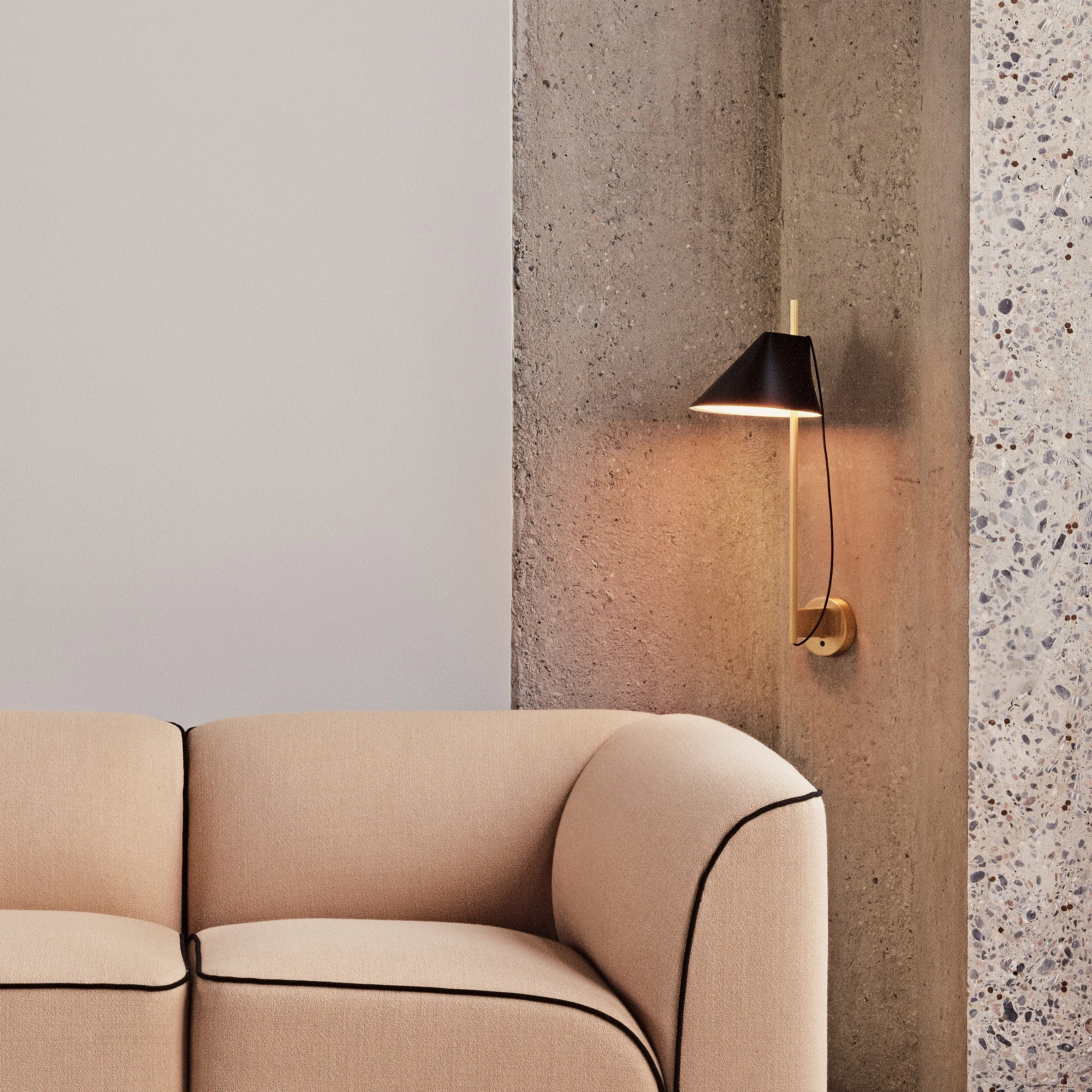 Louis Poulsen Yuh Wall Lamp Brass/black — фото 6