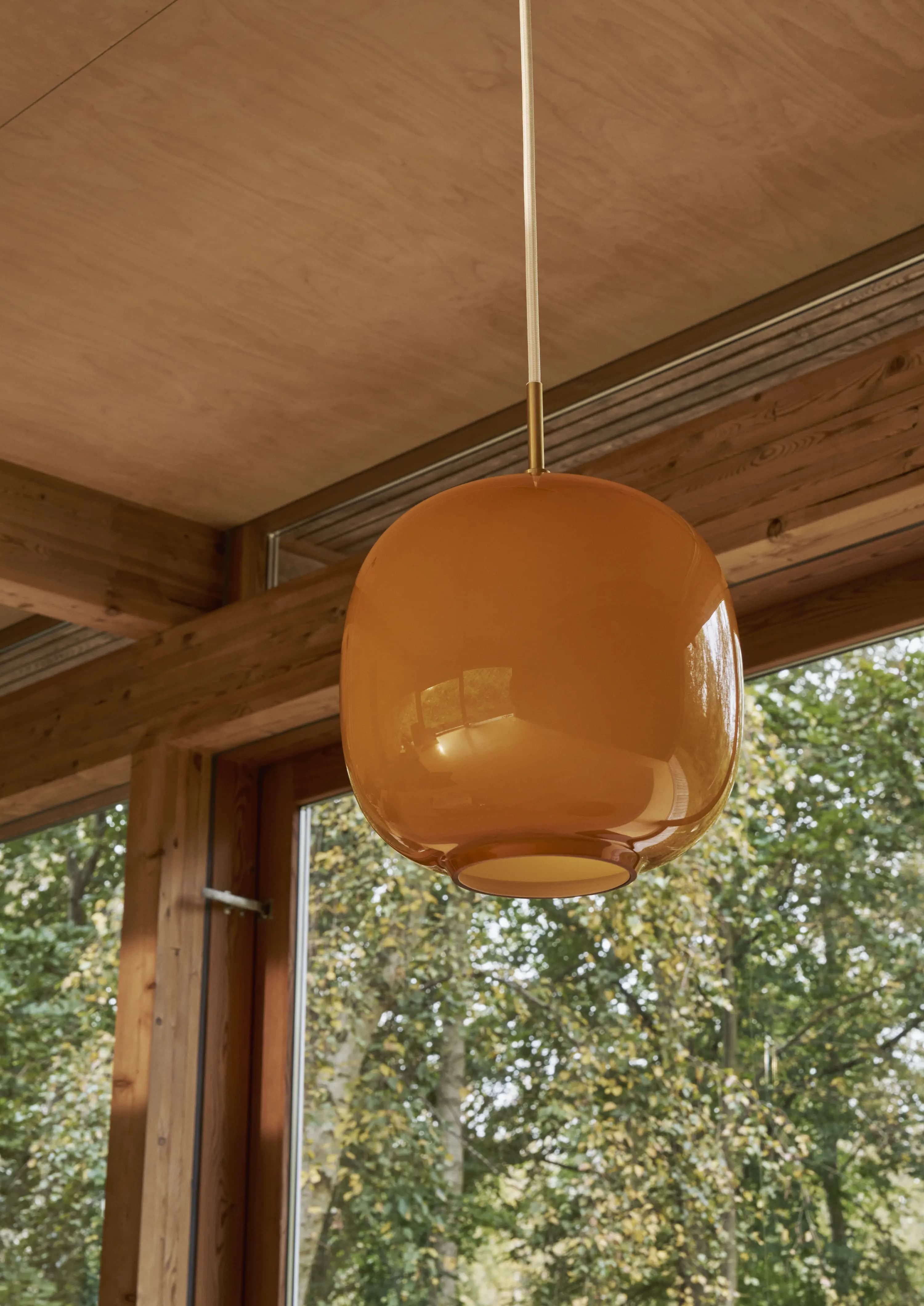 Louis Poulsen VL 45 Radiohus Pendant Brass/glossy amber glass Ø 175 — фото 6