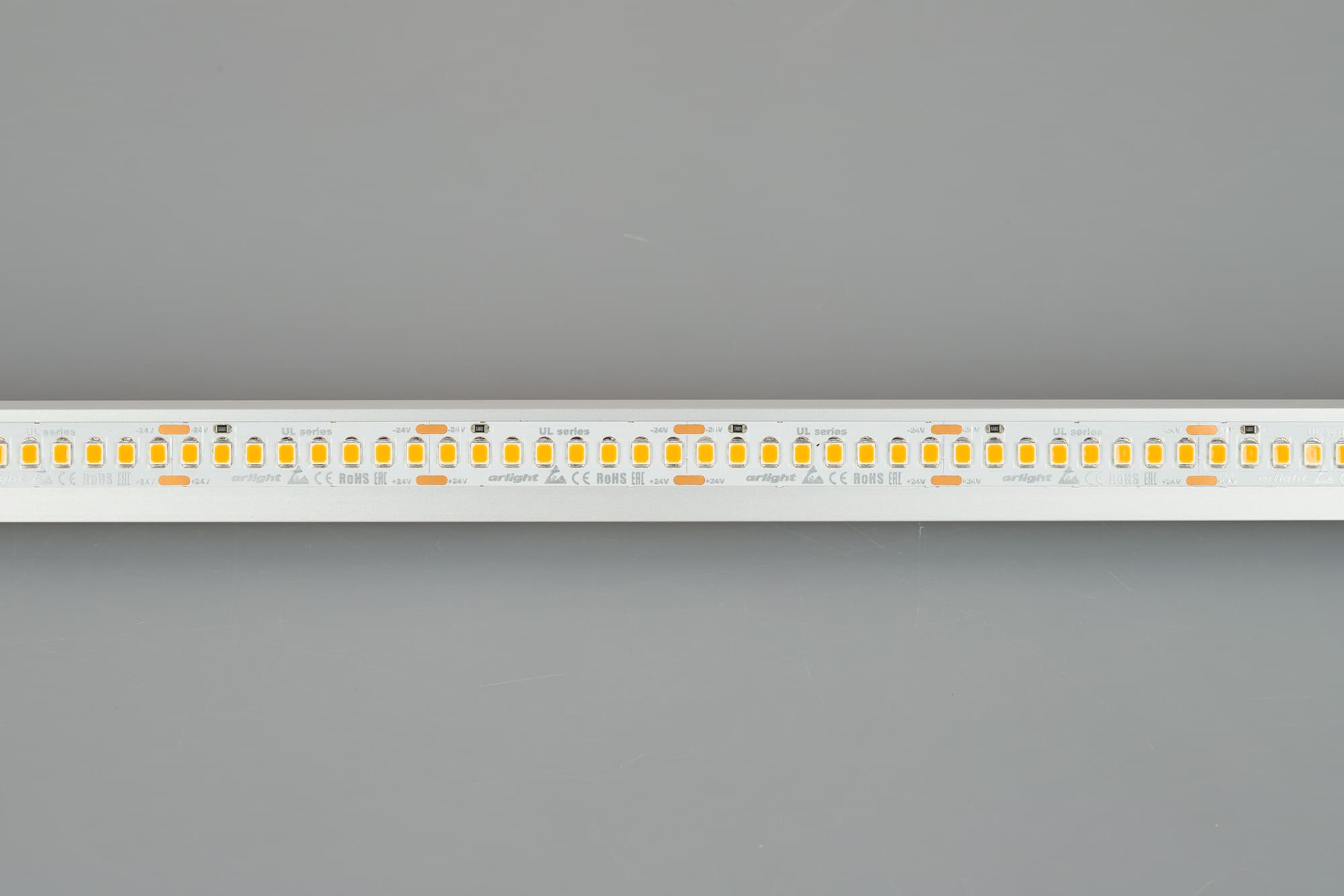 Светодиодная лента UL-A200-10mm 24V Day4000 (20 W/m, IP20, 2835, 5m) (Arlight, высок.эфф.150 лм/Вт) 037219 — фото 3