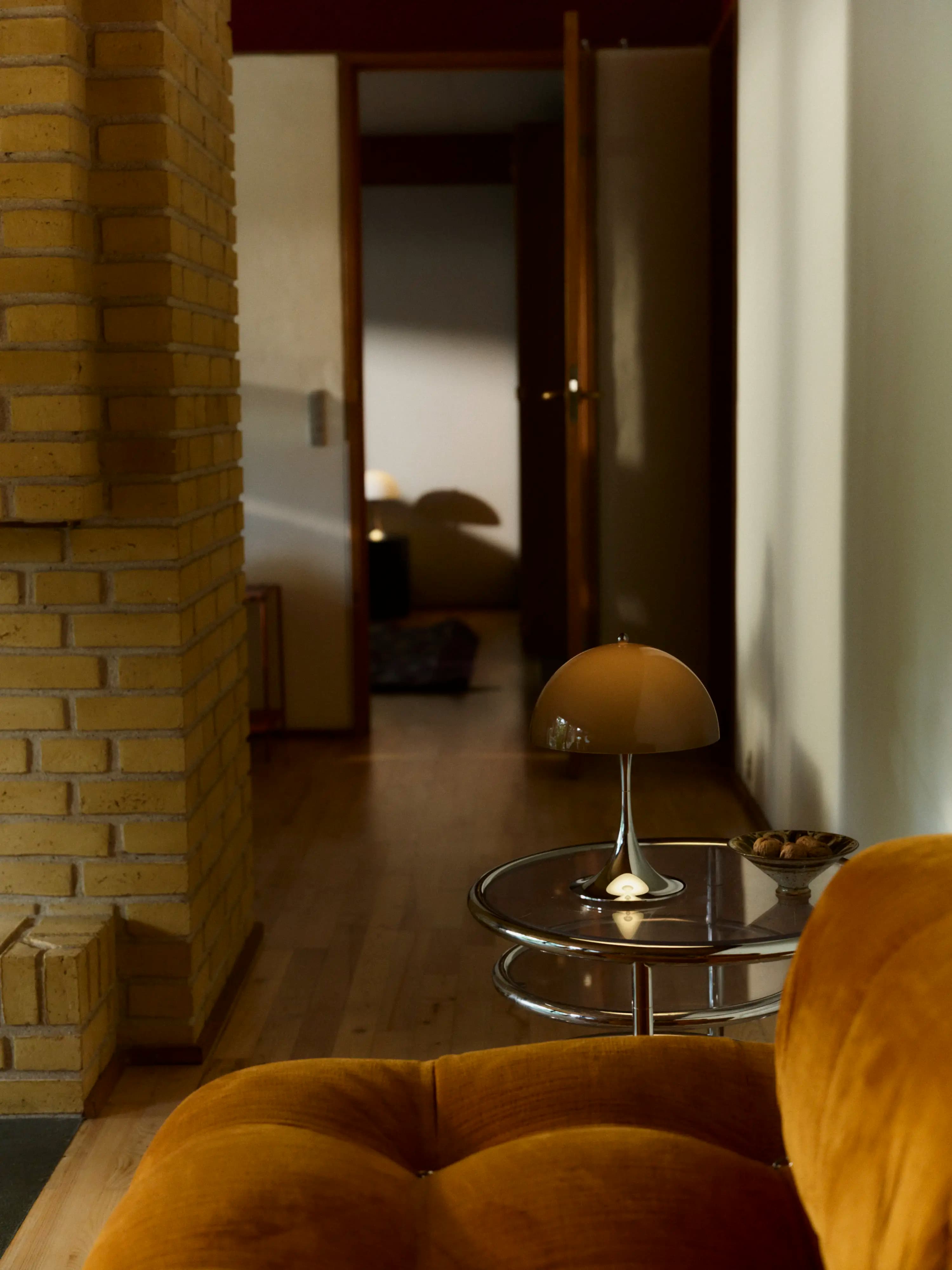 Louis Poulsen Panthella 250 Portable Lamp Original opal brown — фото 8