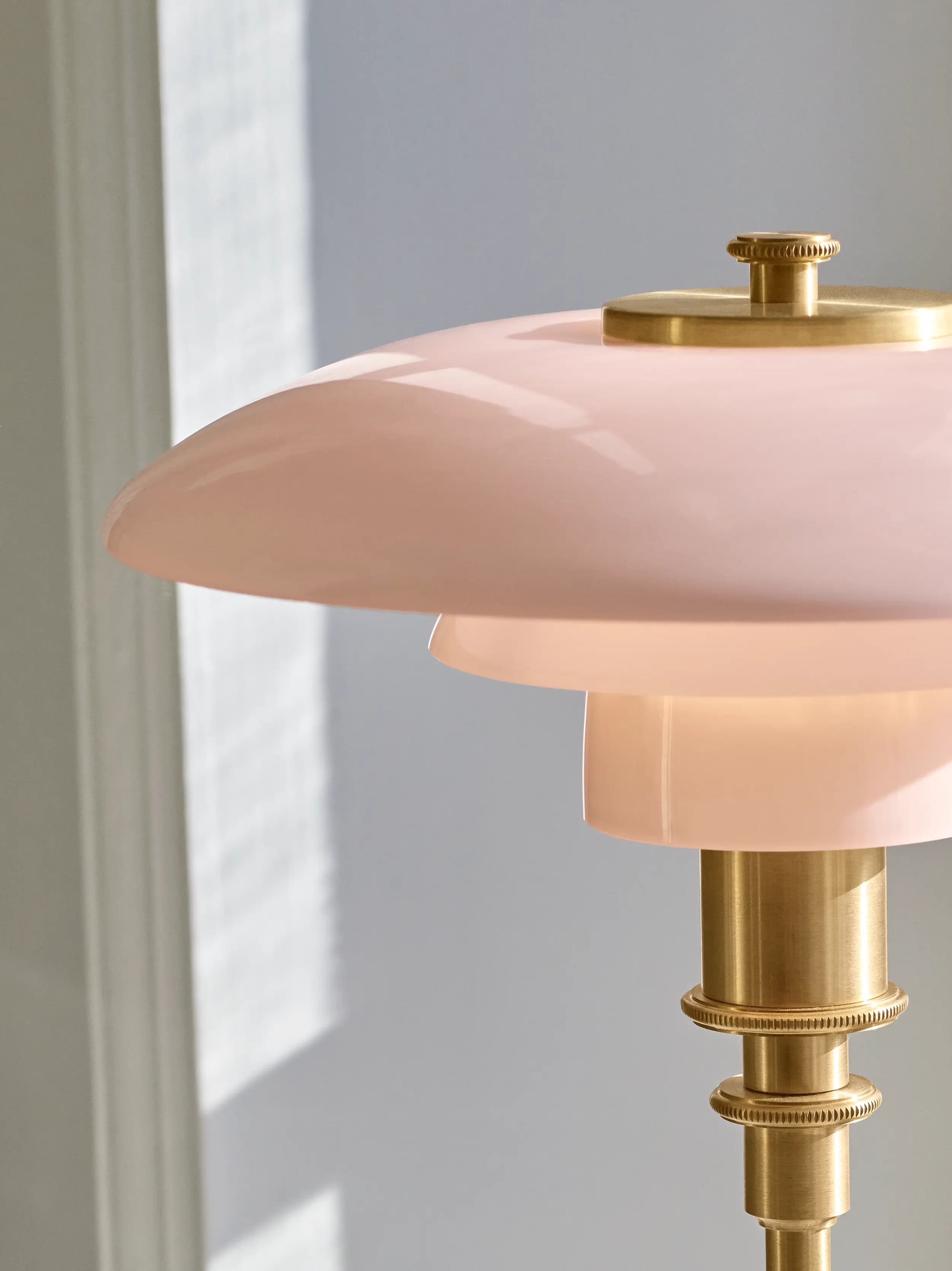 Louis Poulsen PH 2/1 Pale Rose Brass Table Lamp Pale rose — фото 3