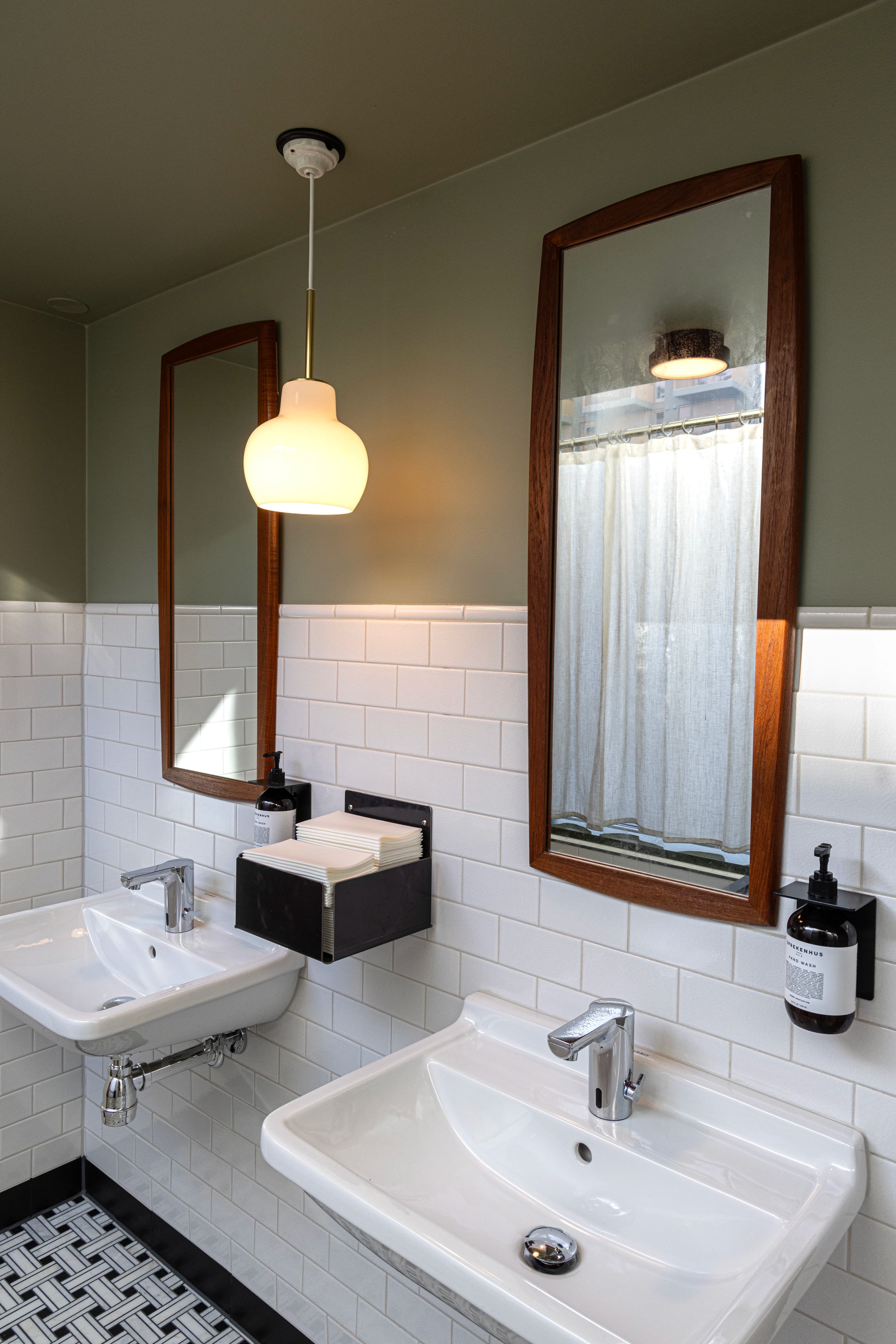 Louis Poulsen VL Ring Crown 1 Pendant Brass/opal glass — фото 5