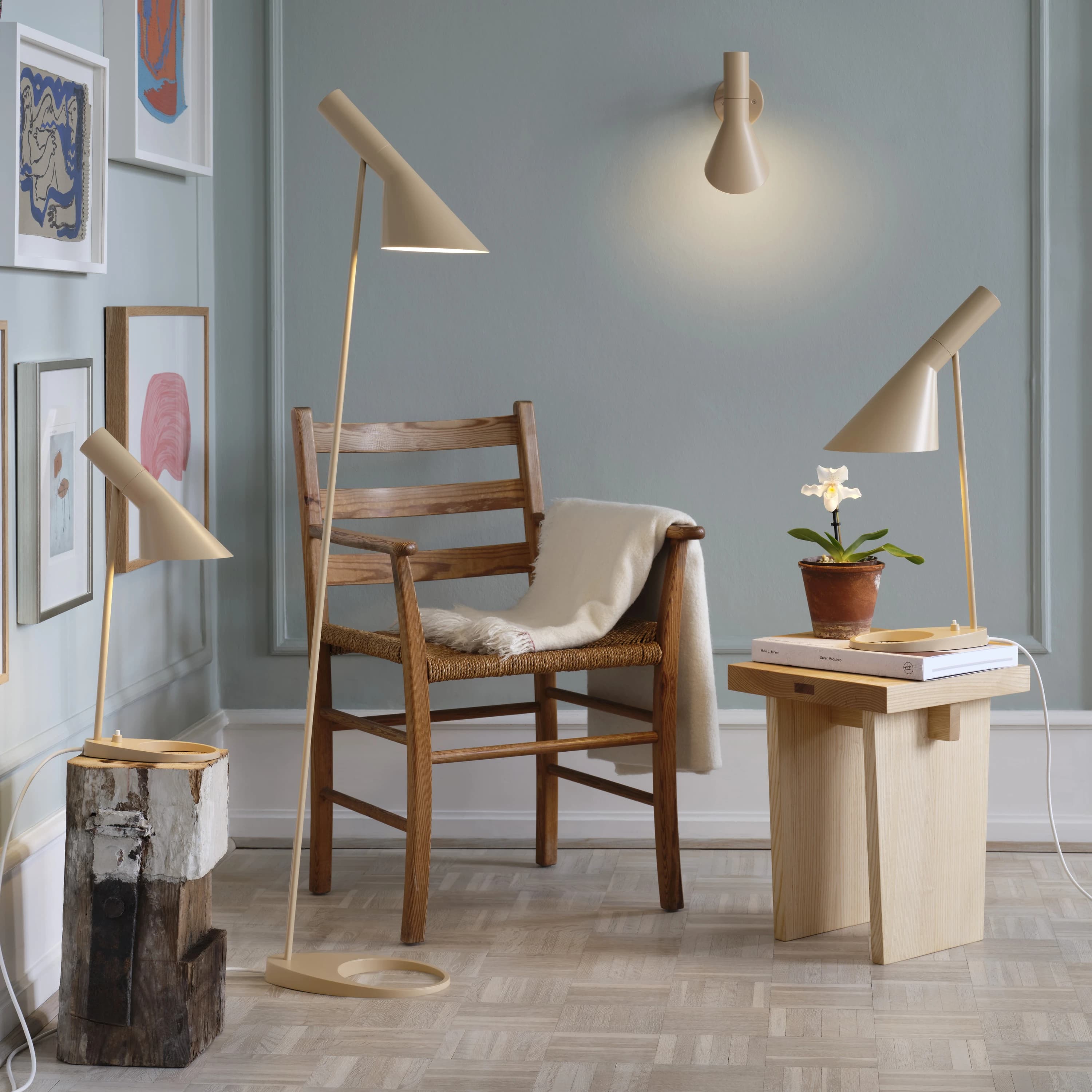 Louis Poulsen AJ Mini Table Lamp Warm sand — фото 4