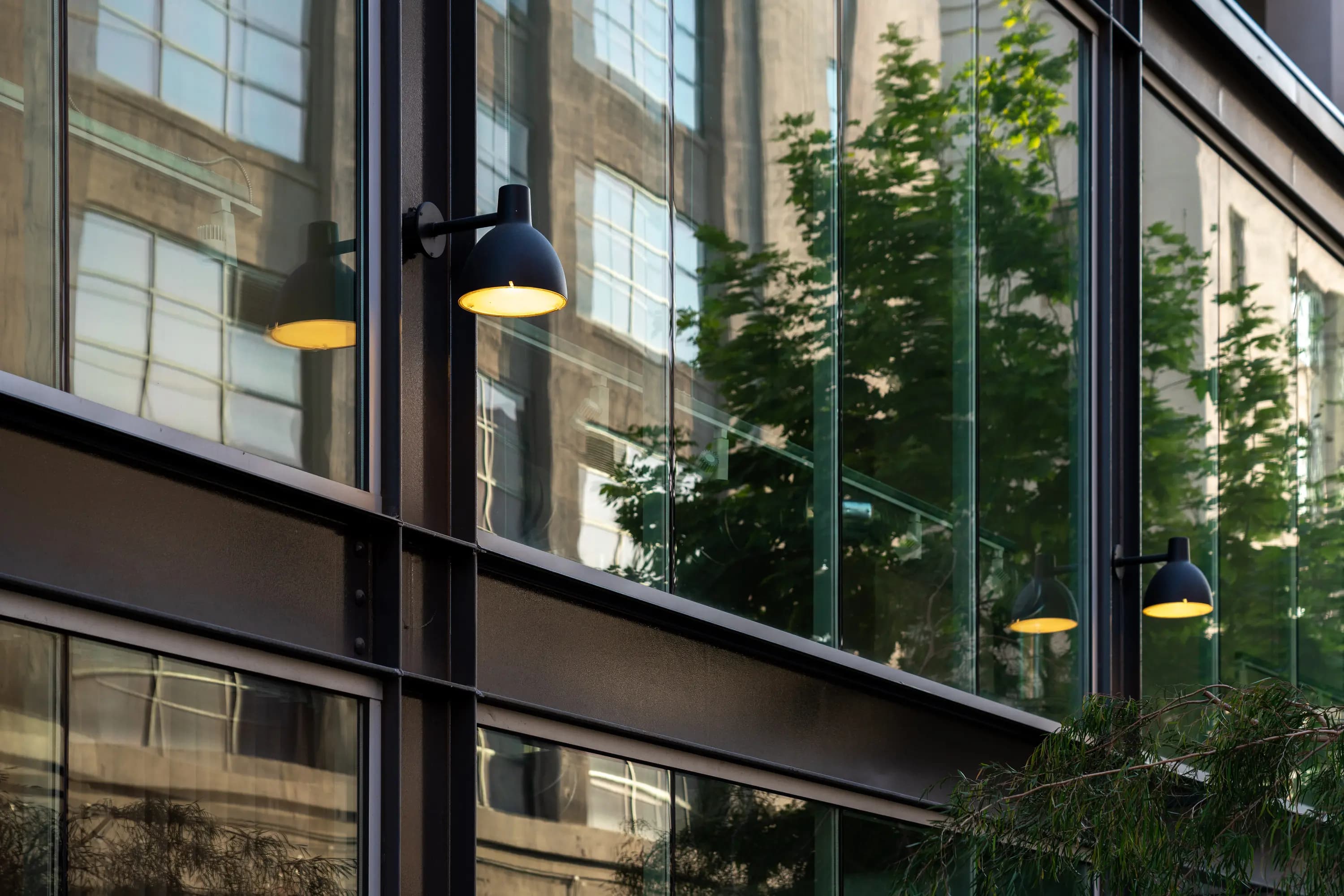 Louis Poulsen Toldbod 155 Outdoor Wall Lamp Black texture — фото 3