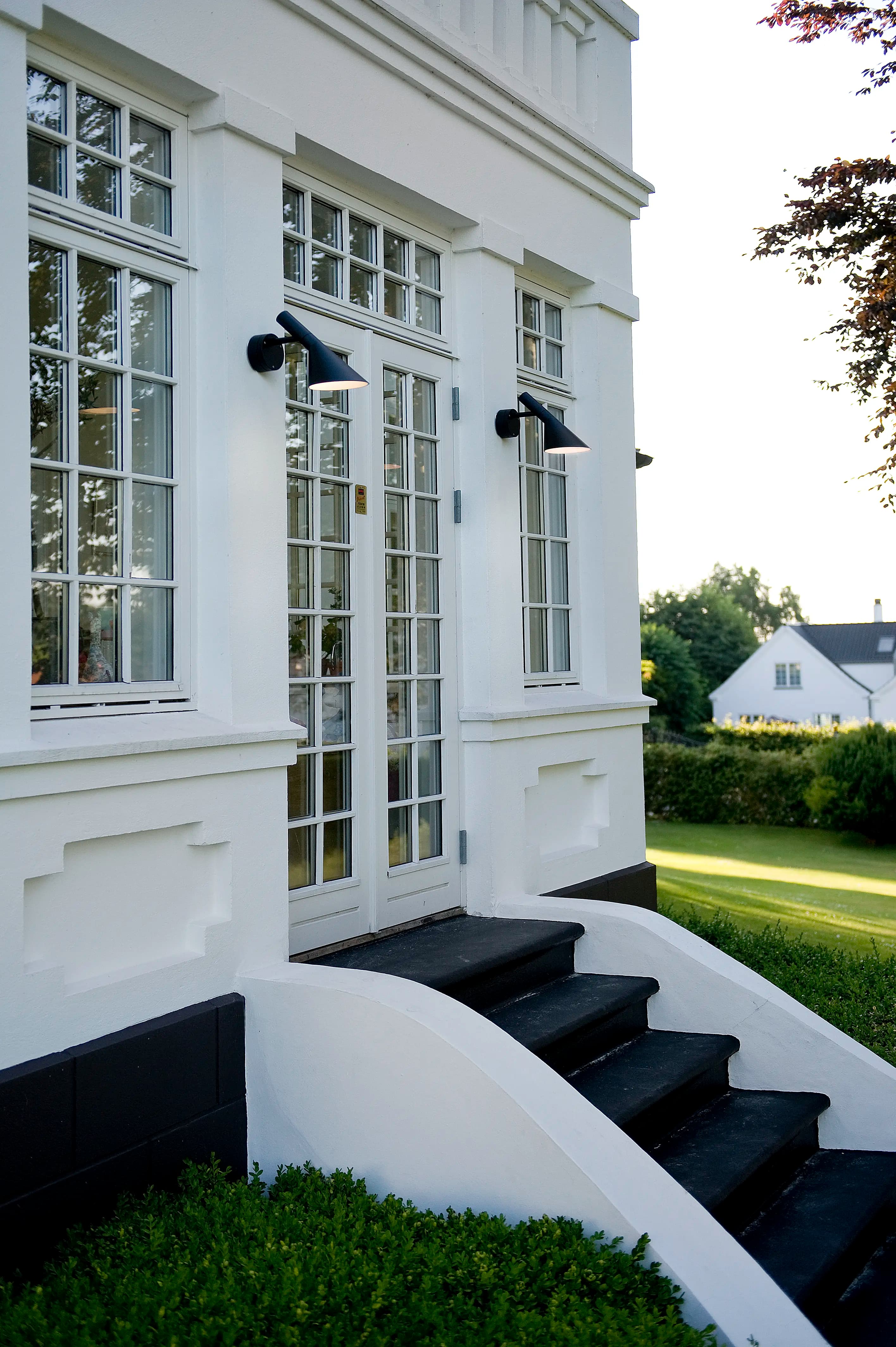 Louis Poulsen AJ 50 Outdoor Wall Lamp Black texture — фото 5