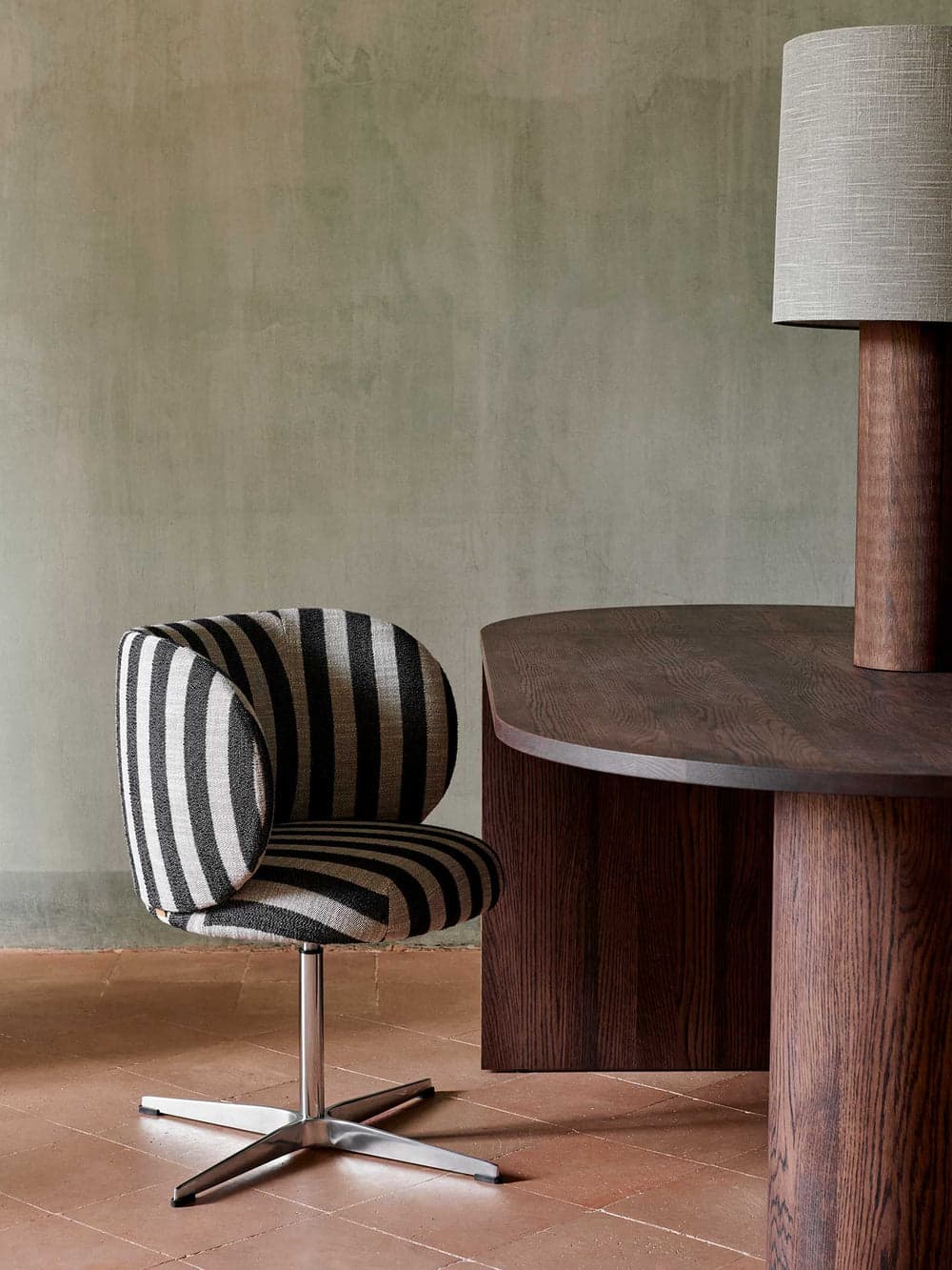 Ferm Living Rico Dining Chair - Swivel - Louisiana - Sand/Black ferm LIVING — фото 5