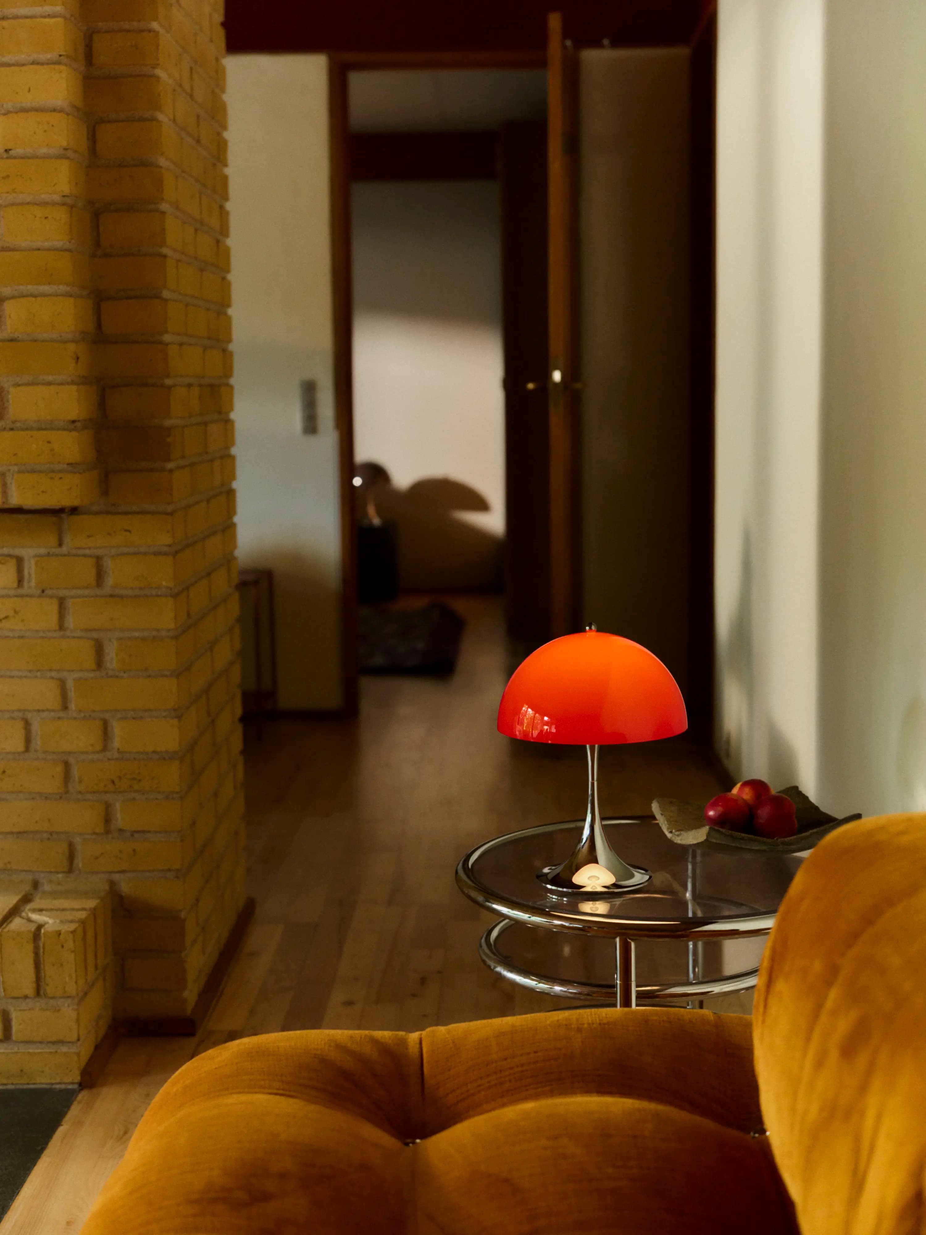 Louis Poulsen Panthella 250 Portable Lamp Original opal red — фото 6