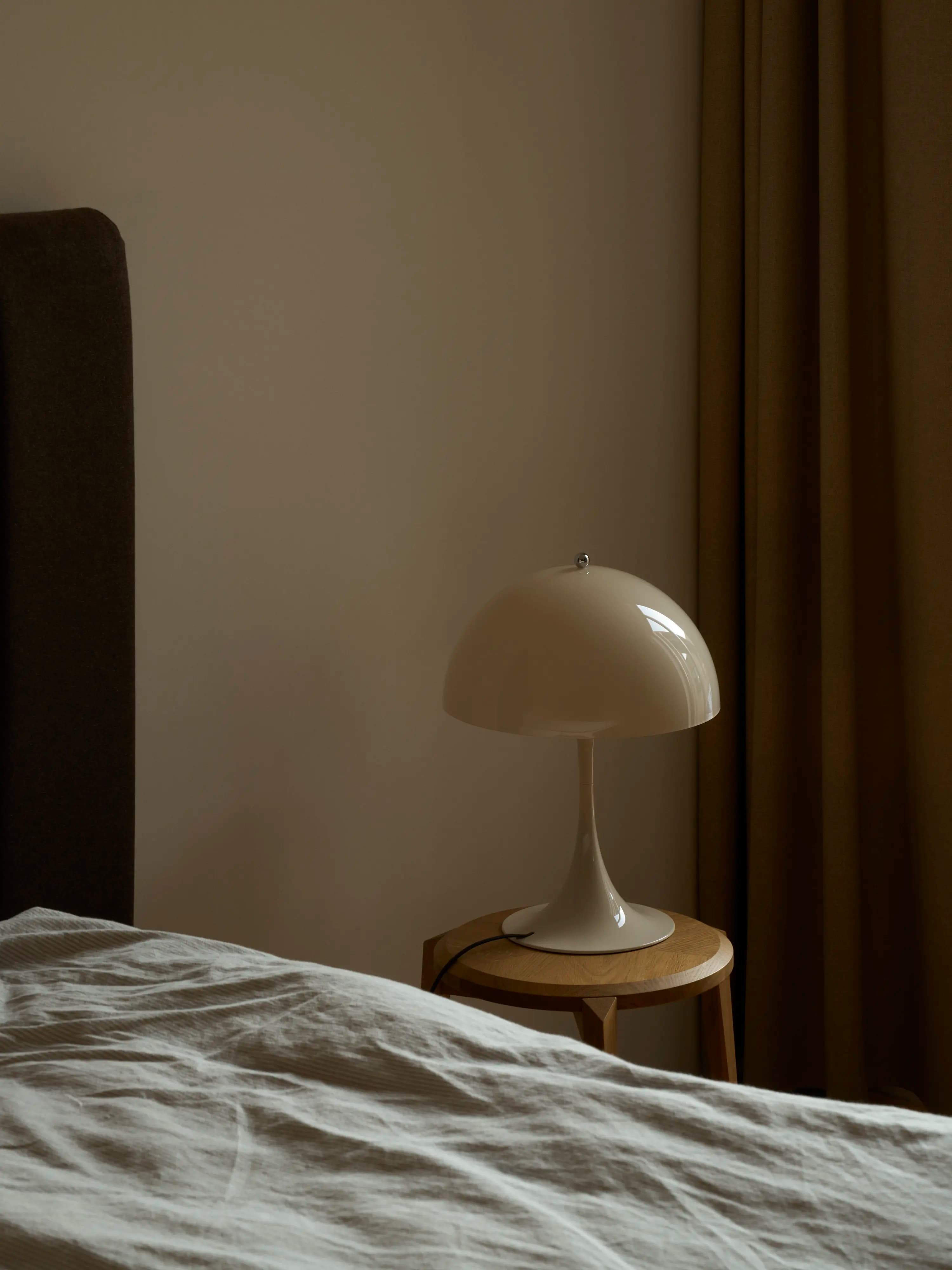 Louis Poulsen Panthella 320 Table Lamp Opal beige — фото 3