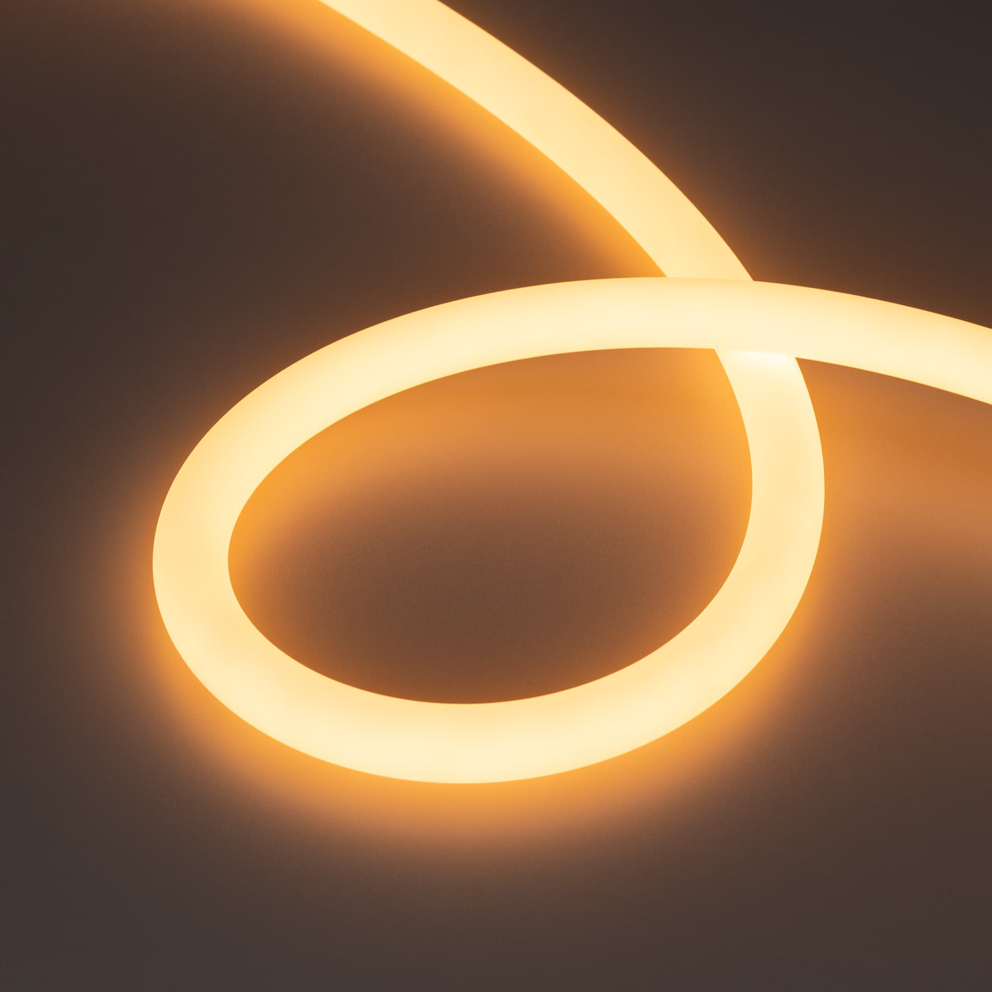 Светодиодная лента герметичная MOONLIGHT-TOP-A336-D18mm 24V Warm2300 360deg (14.4 W/m, IP65, 2835, 5m, wire x1) (Arlight, Вывод прямой, 3 года) 038761