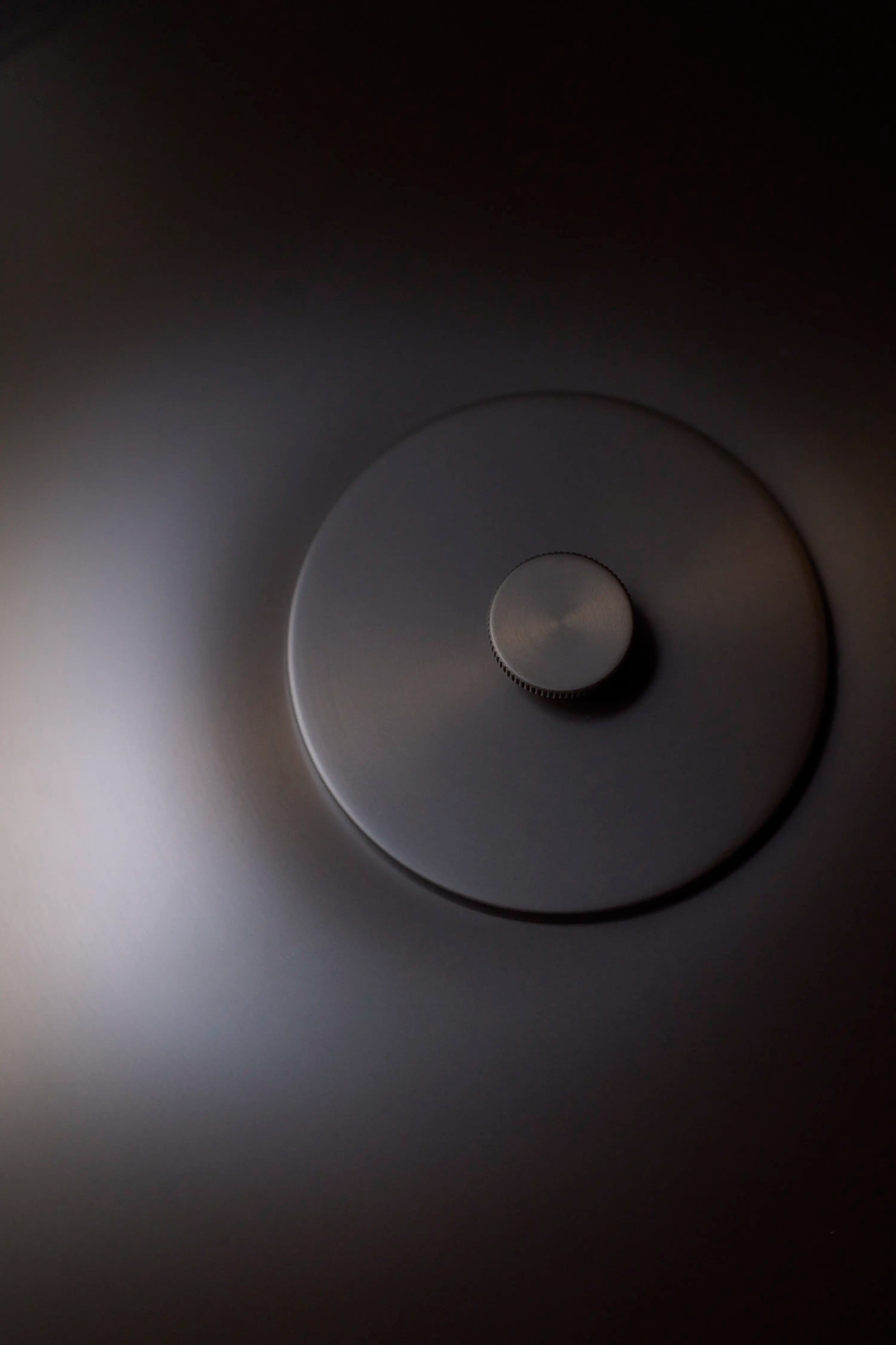 Louis Poulsen PH 3/2 Aged Brass Opal Table Lamp Aged brass/opal glass — фото 3