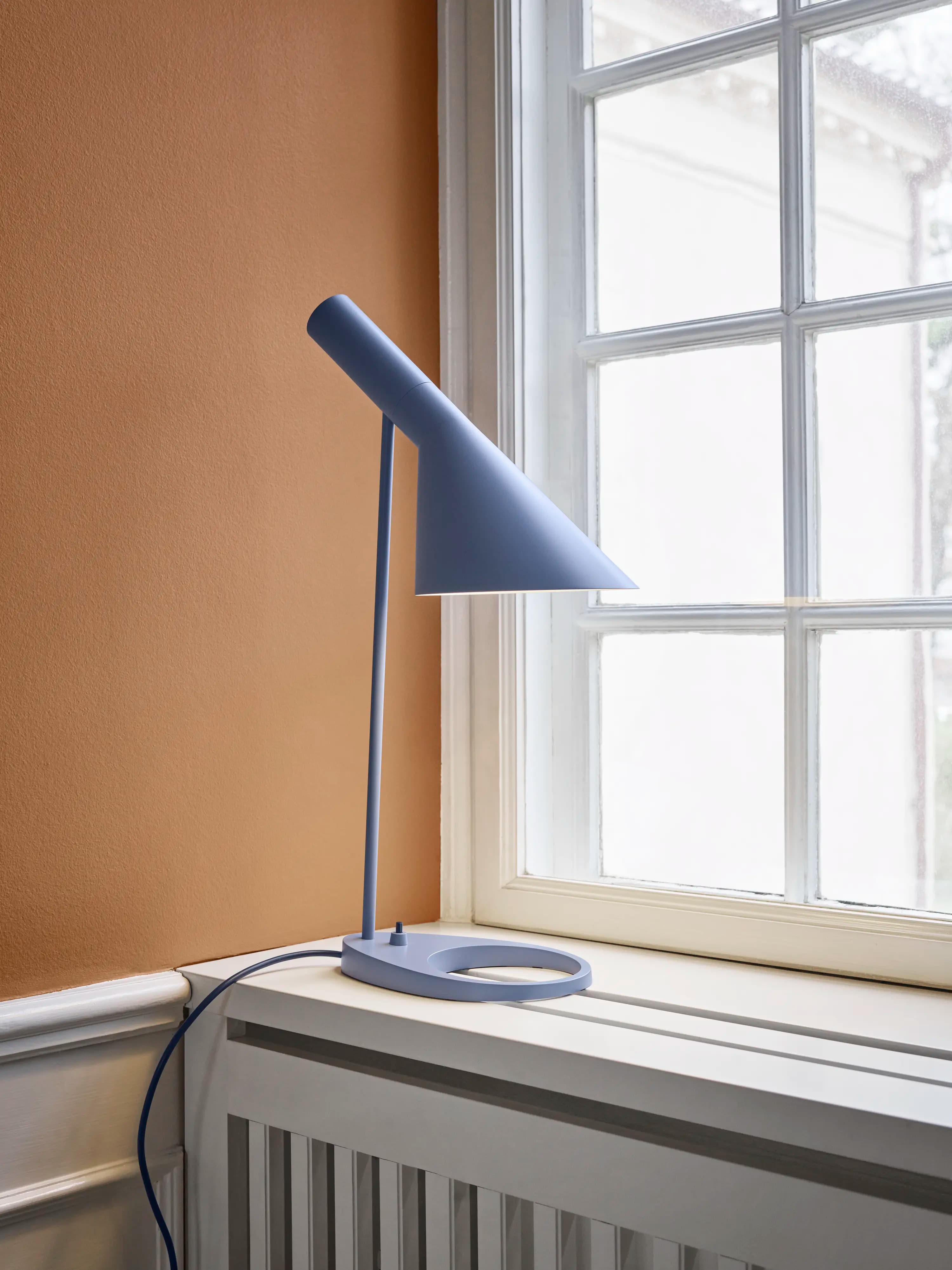 Louis Poulsen AJ Table Lamp Dusty blue — фото 3