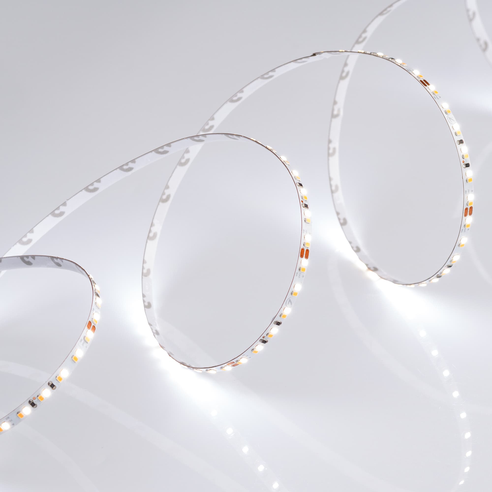 Светодиодная лента MICROLED-M240-4.5mm 24V White-CDW (9.6 W/m, IP20, 2216, 5m) (Arlight, узкая) 024506(2) — фото 2