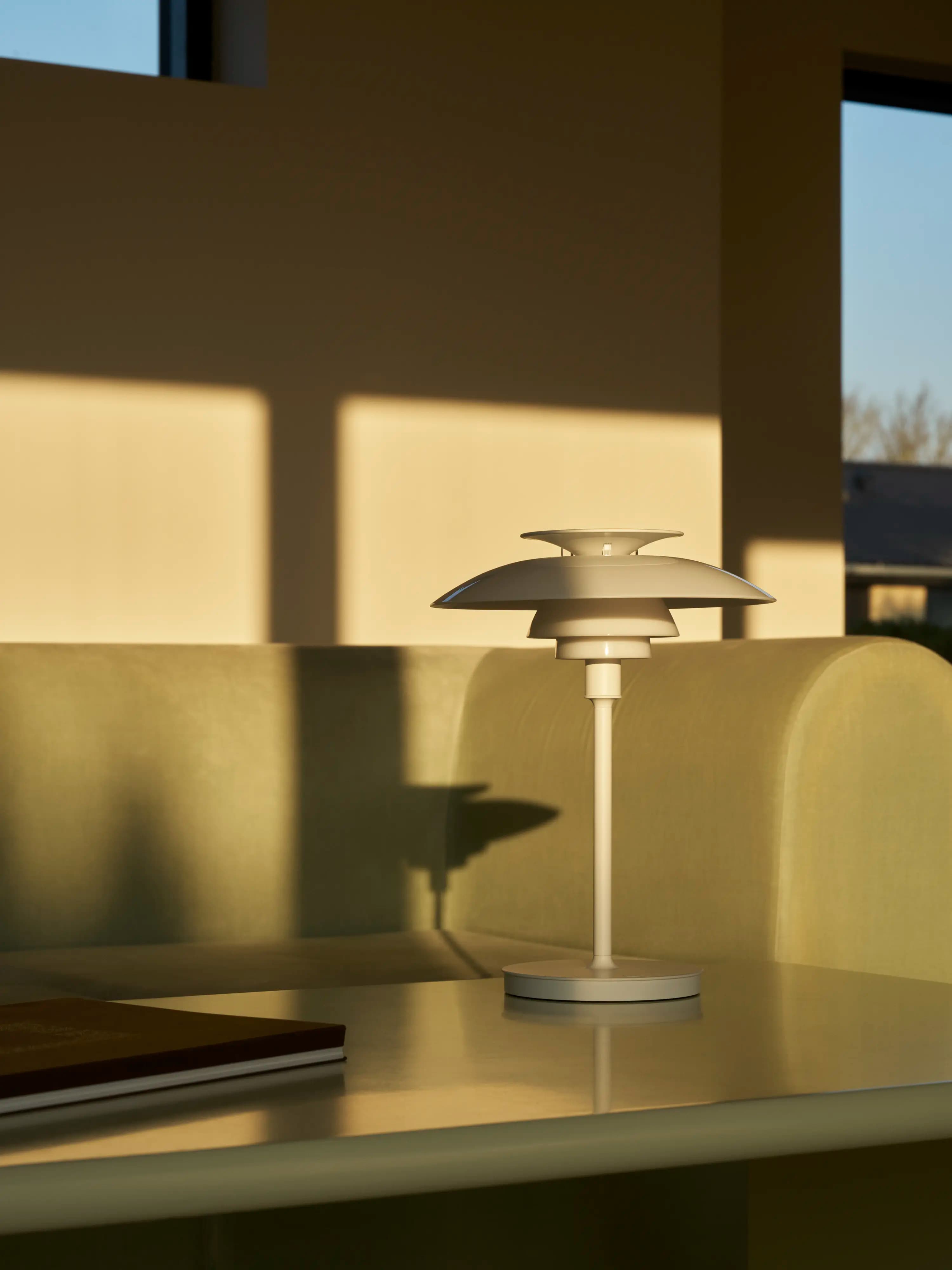 Louis Poulsen PH 80 Portable Lamp Opal white/white — фото 7