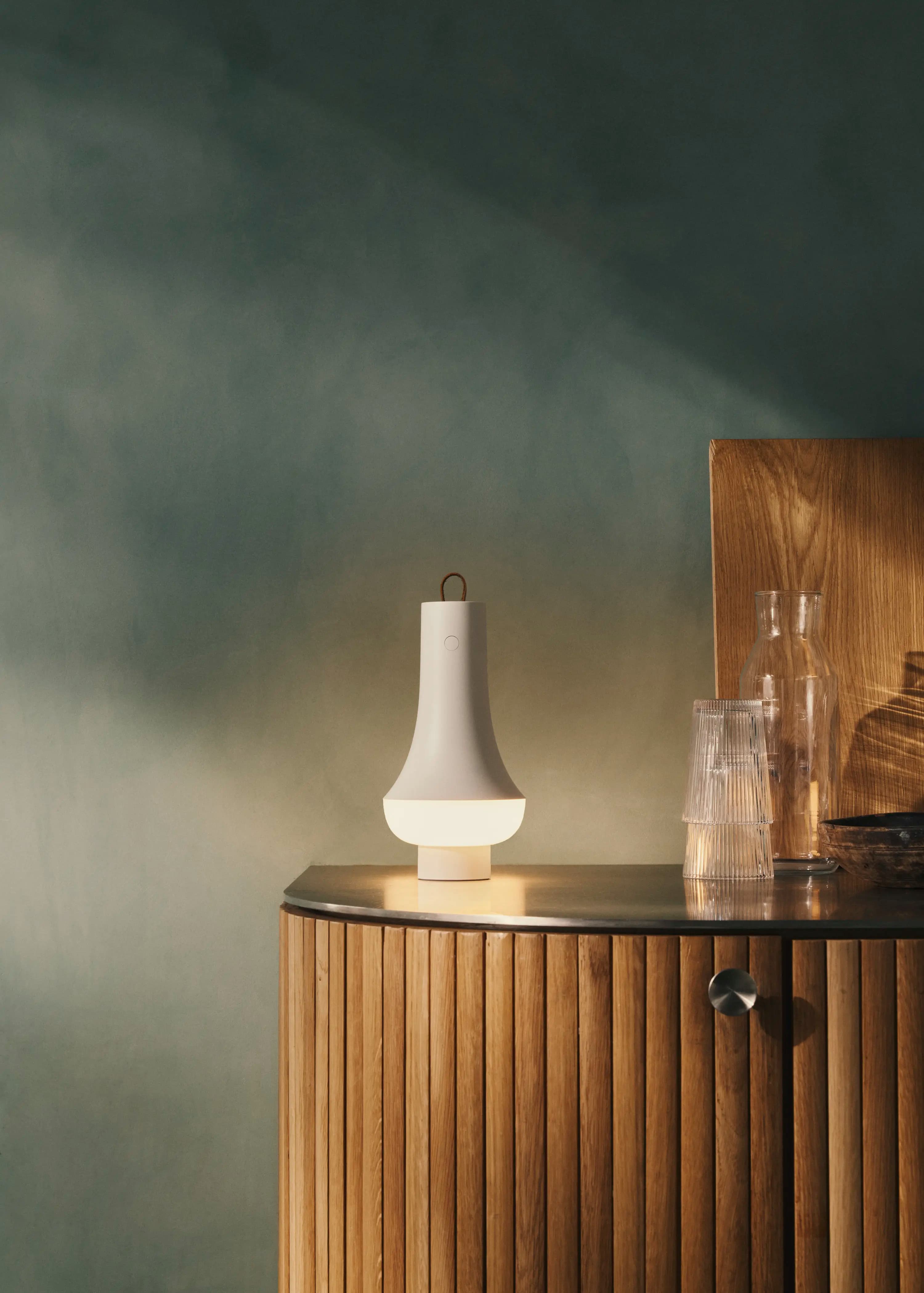 Louis Poulsen Tomoshi Portable Lamp White — фото 5