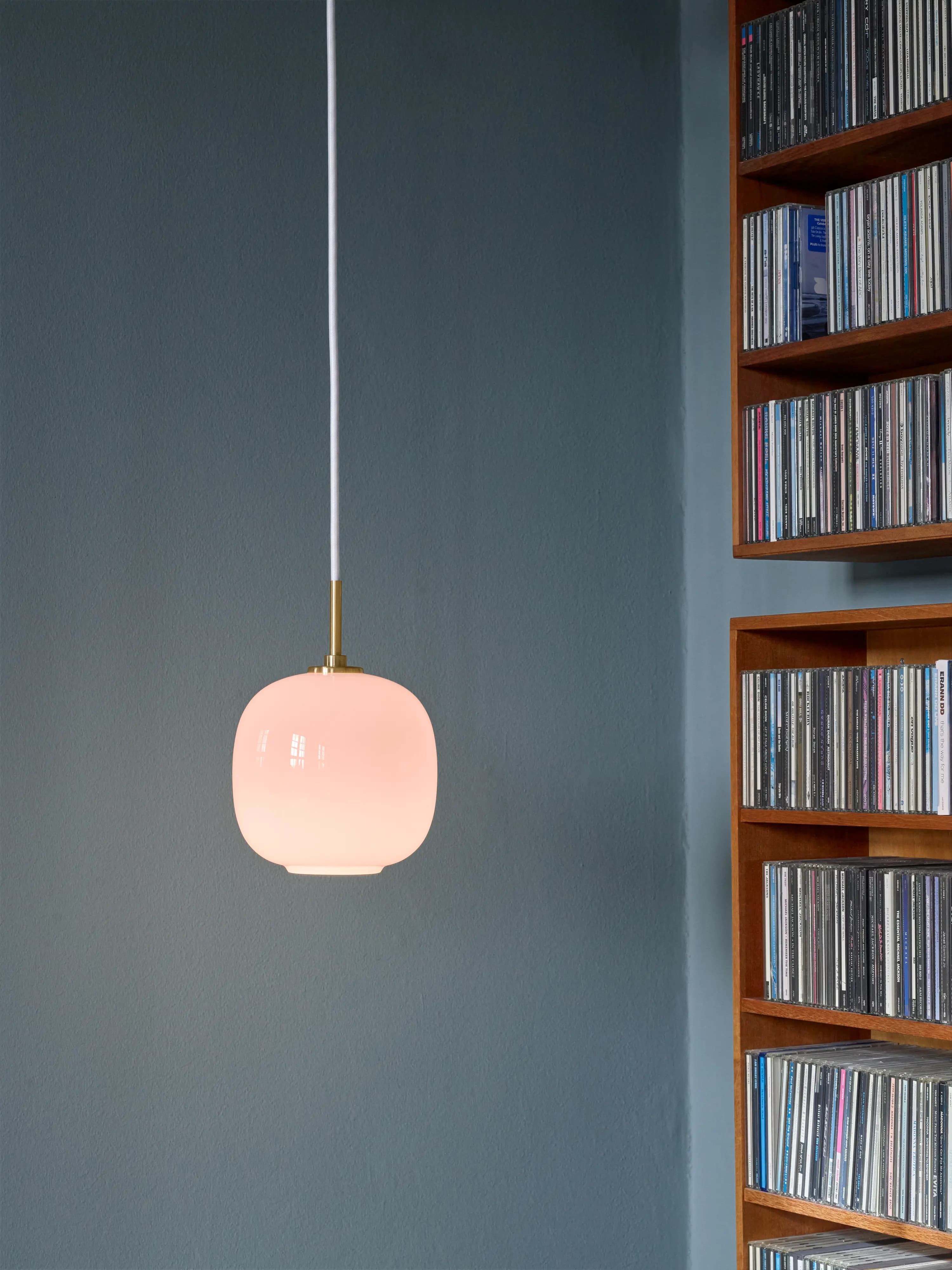 Louis Poulsen VL 45 Radiohus Pendant Brass/glossy pale rose glass Ø 250 — фото 8