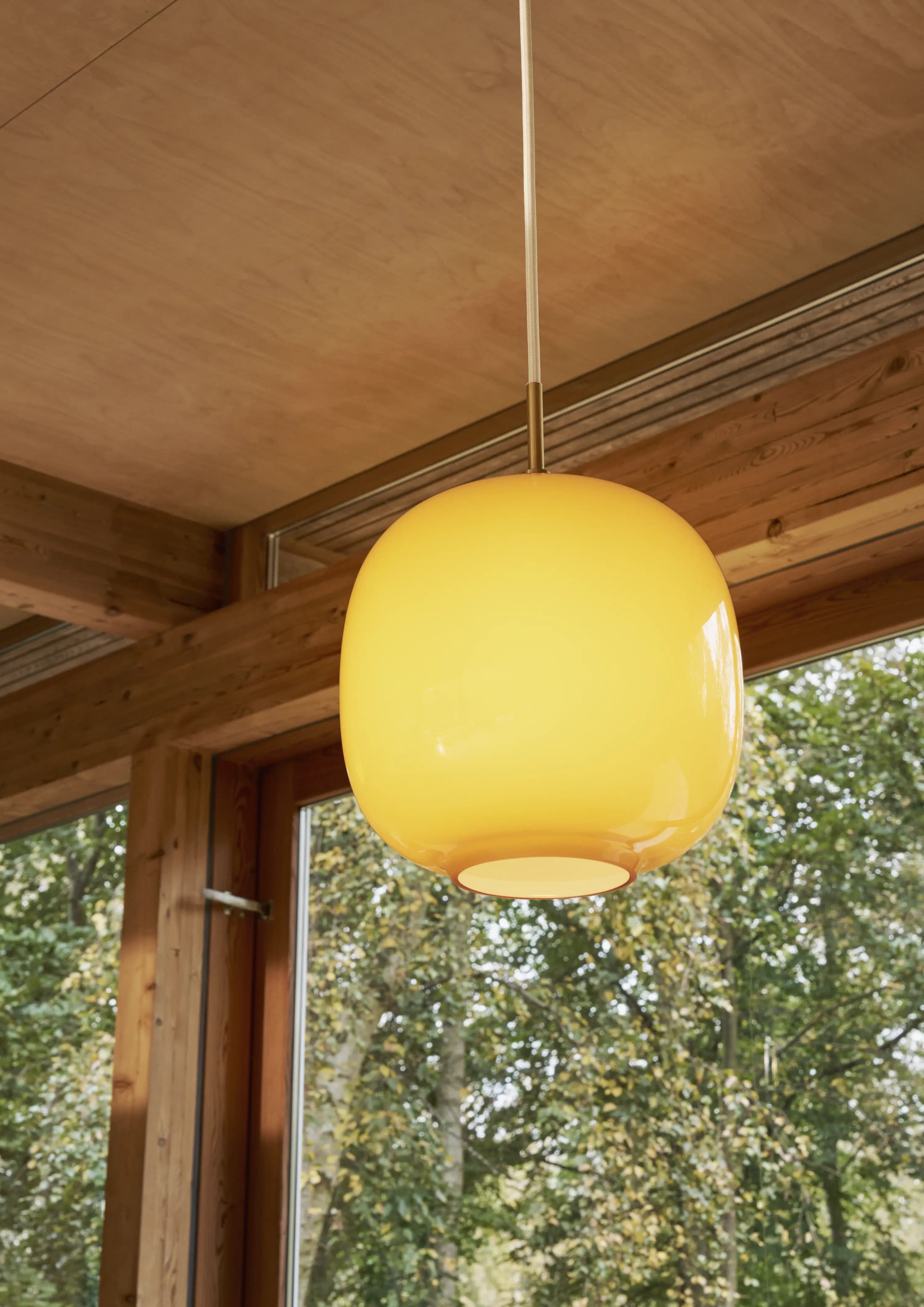 Louis Poulsen VL 45 Radiohus Pendant Brass/glossy amber glass Ø 175 — фото 5