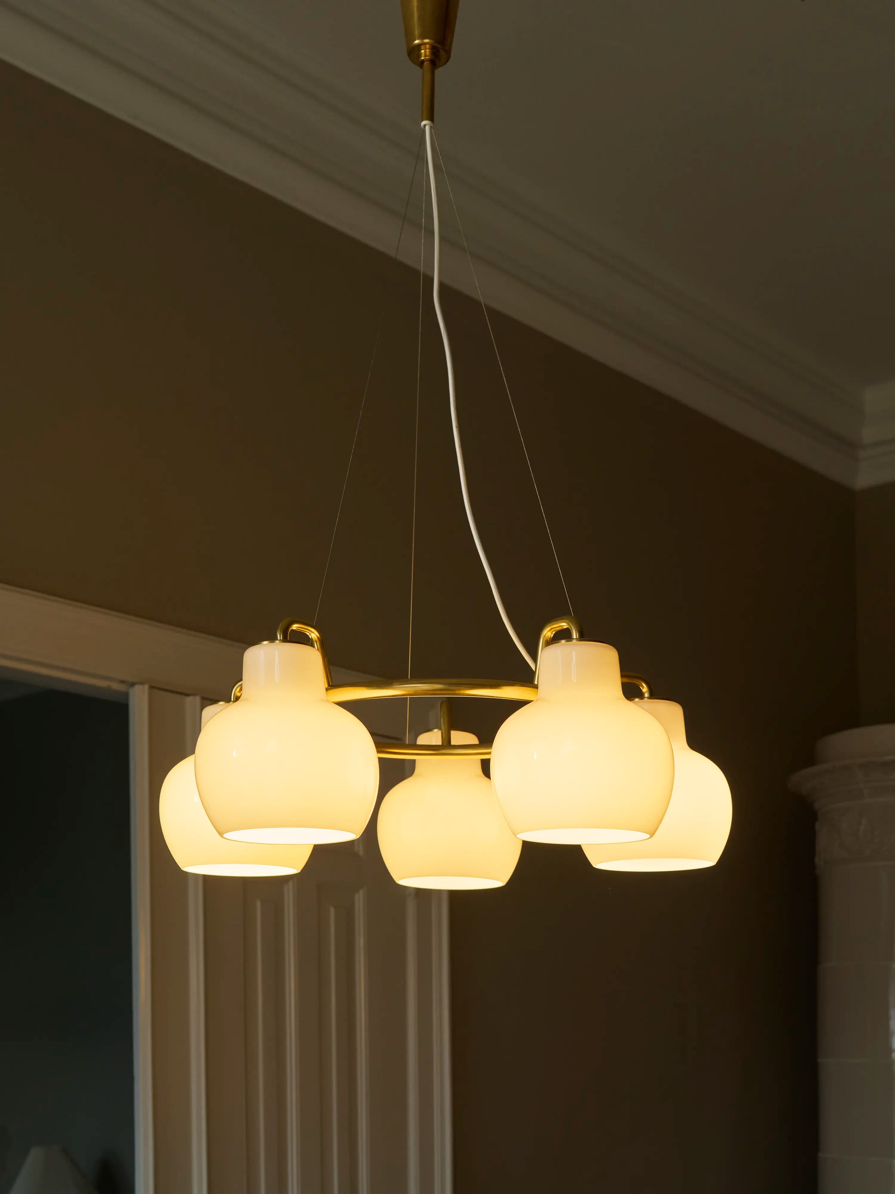 Louis Poulsen VL Ring Crown 3-5-7 Pendant Brass/opal glass 5 — фото 2