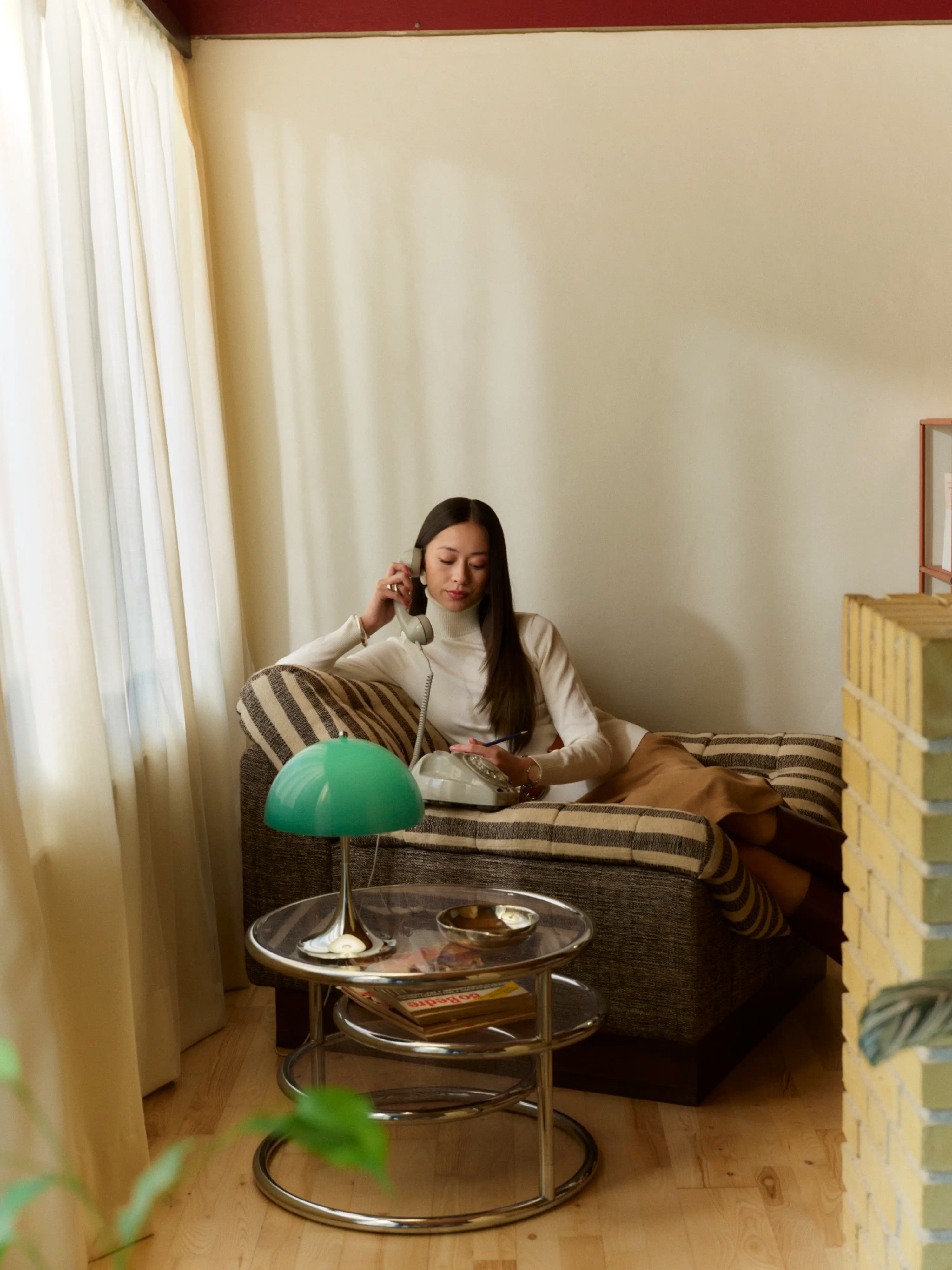 Louis Poulsen Panthella 250 Portable Lamp Original opal green — фото 8