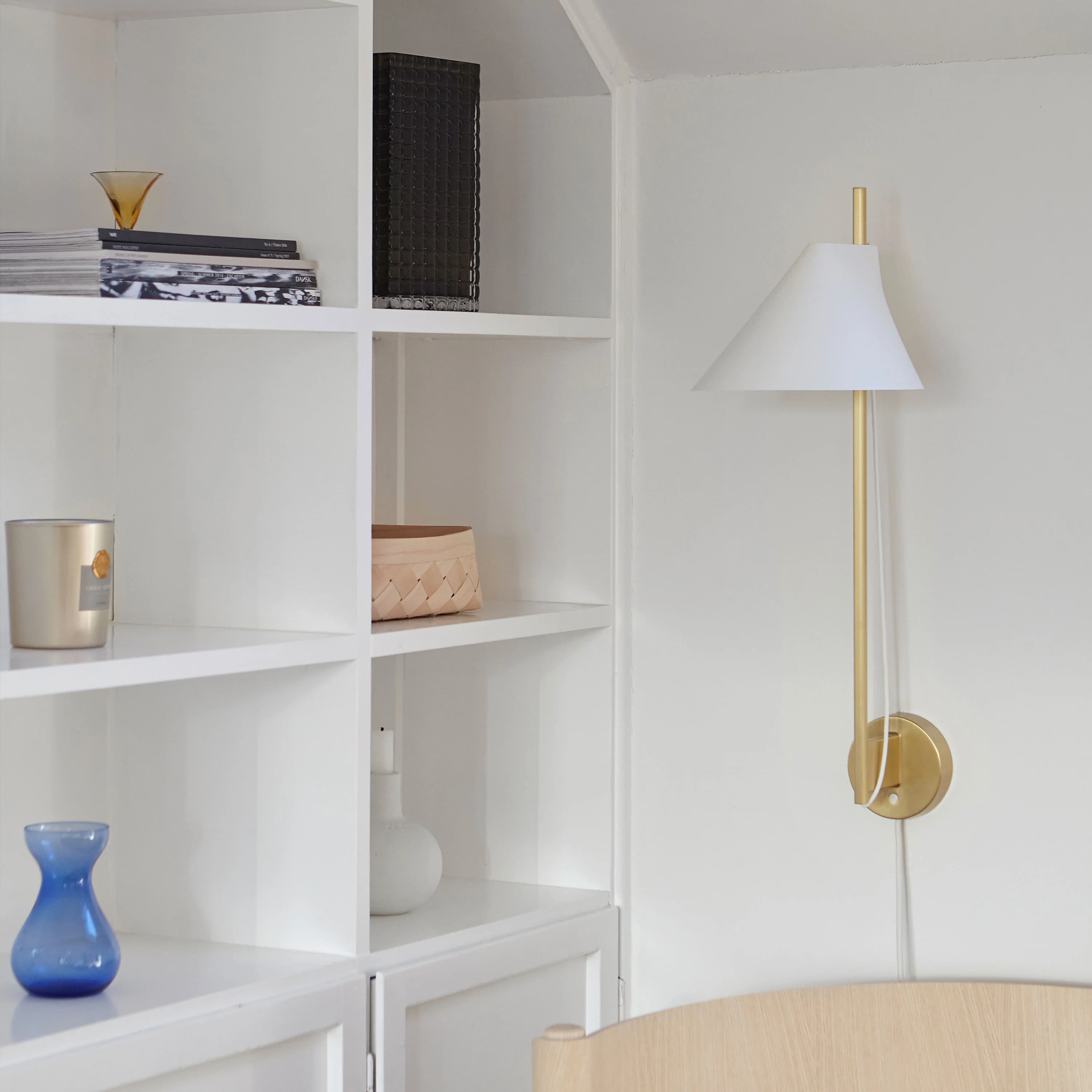 Louis Poulsen Yuh Wall Lamp Brass/white — фото 3