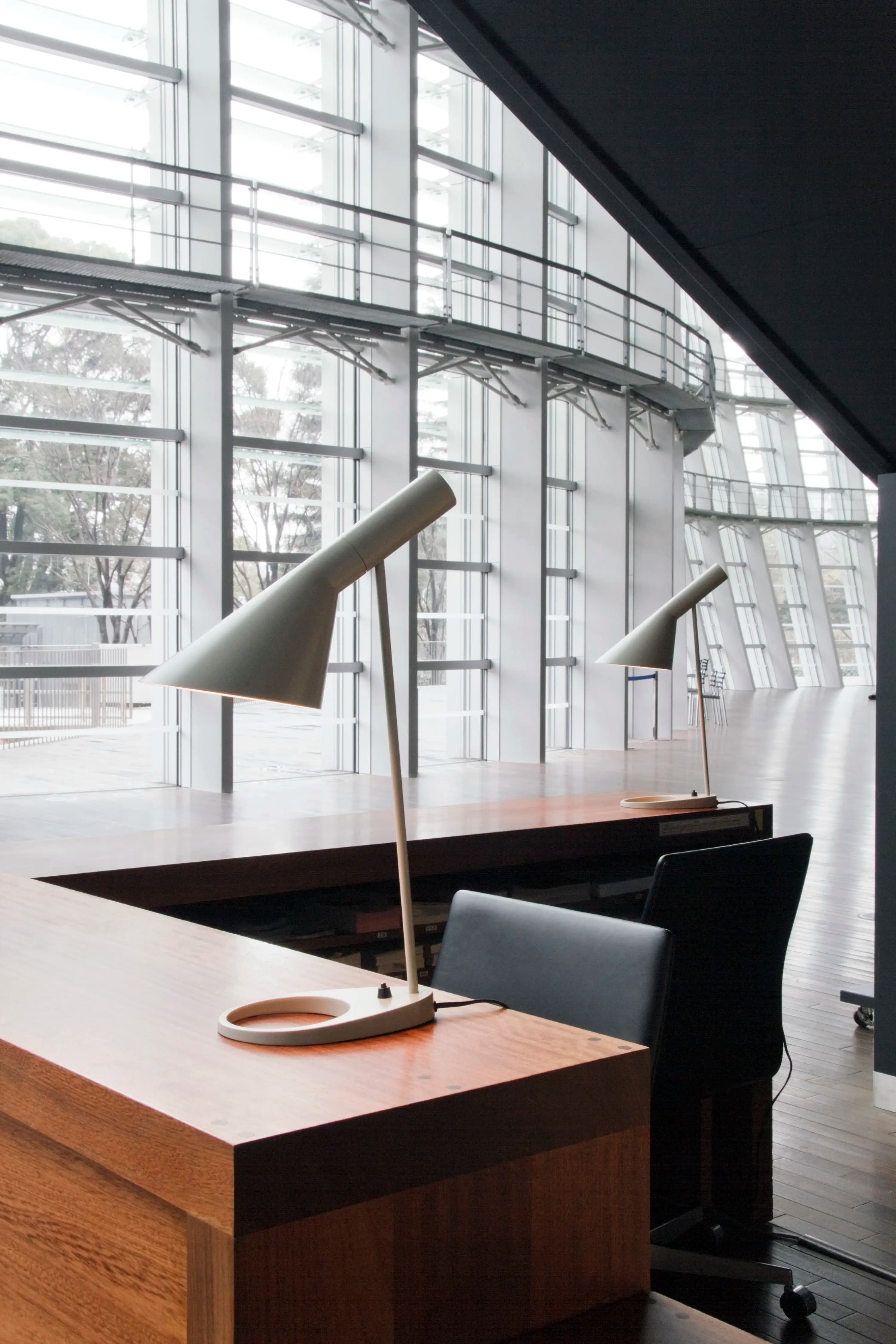 Louis Poulsen AJ Table Lamp White — фото 4