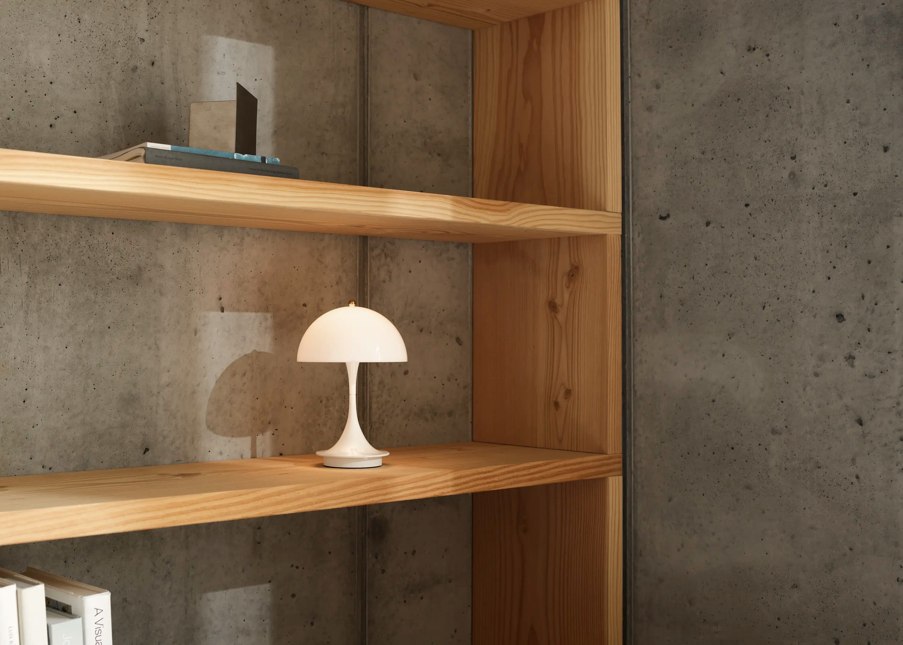 Louis Poulsen Panthella 160 Portable Lamp Anniversary Edition White opal acryl — фото 5