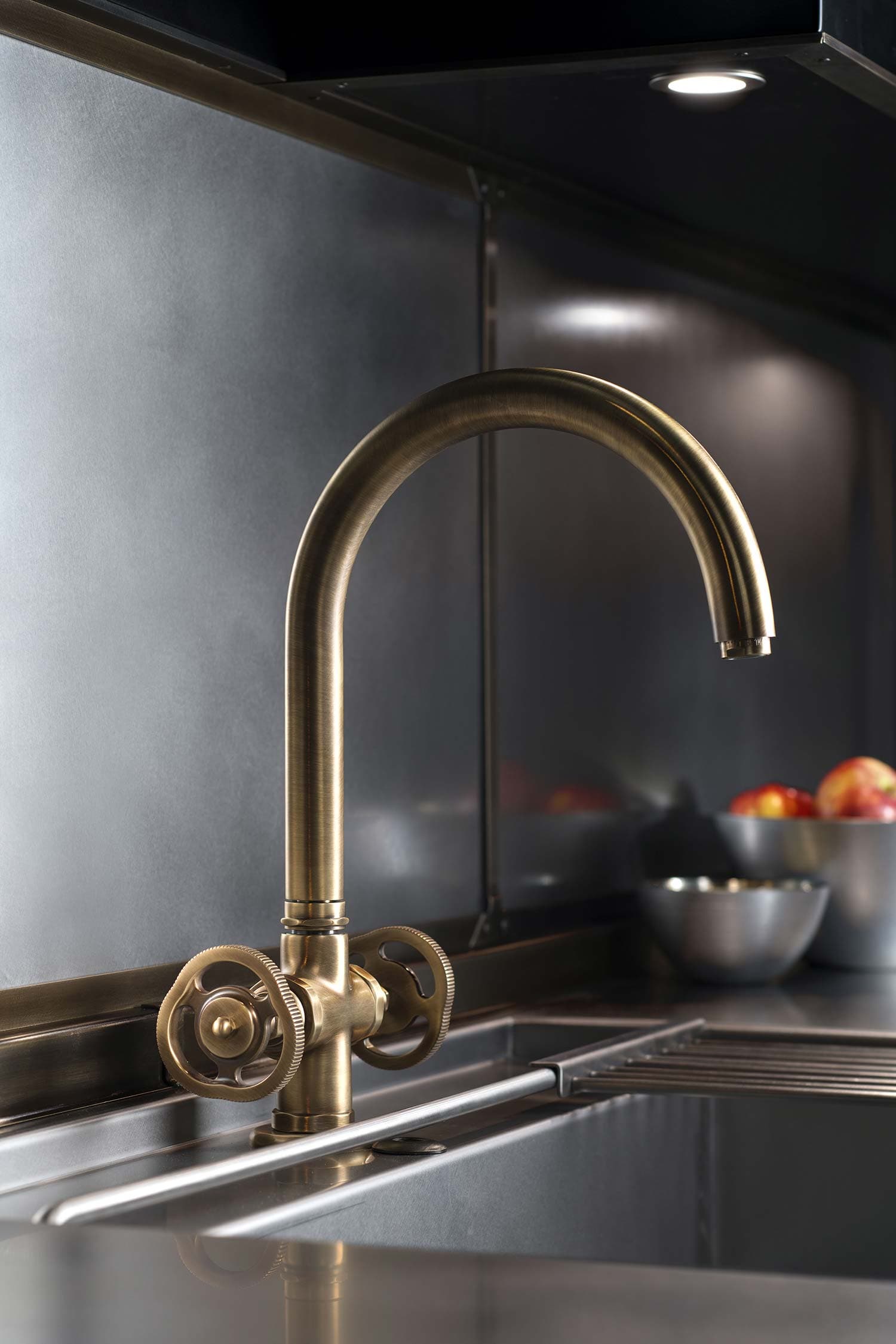 RESTART Кран с высоким изогнутым изливом — фото 12