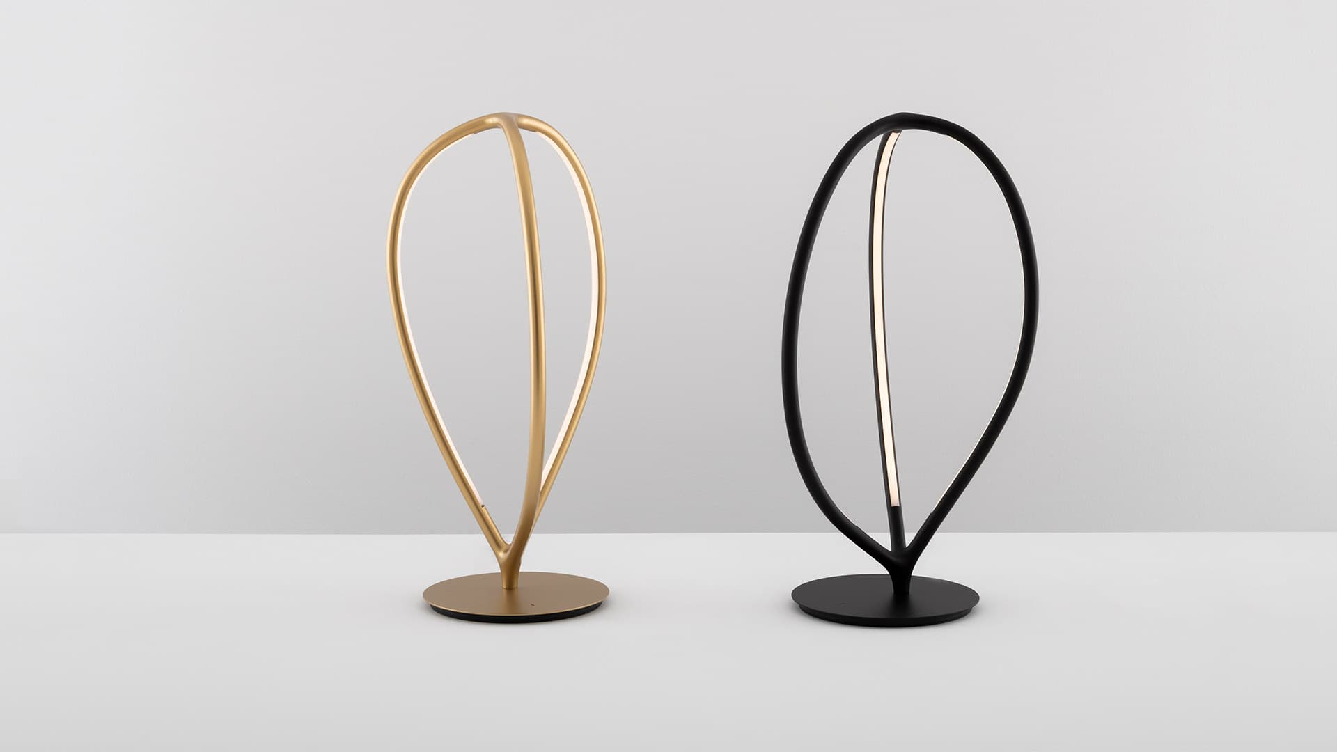 Торшер Artemide Arrival, напольный, 2700K, золотой, с управлением через приложение — фото 2
