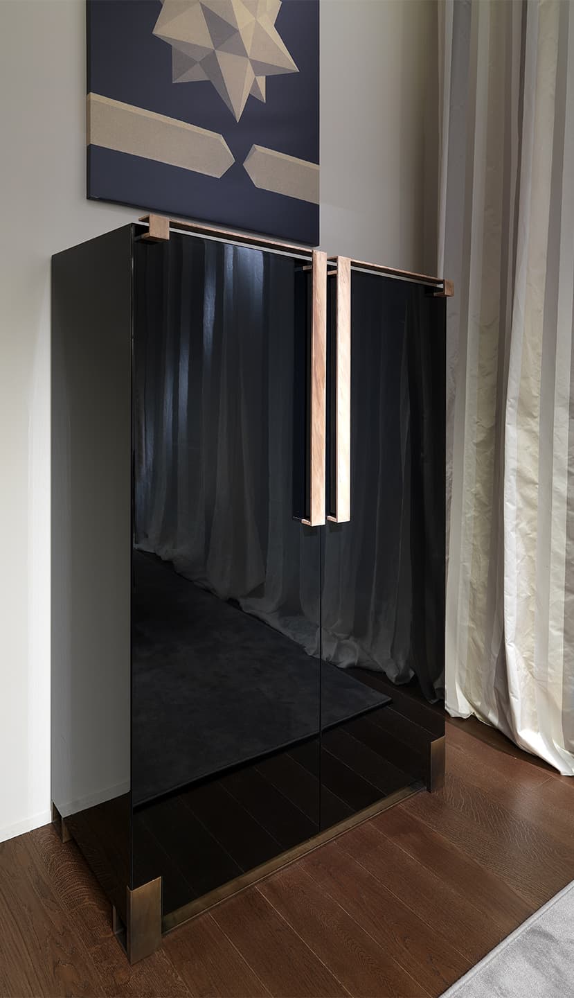 Шкаф Paolo Castelli BLACK & GOLD HIGH CABINET — фото 2