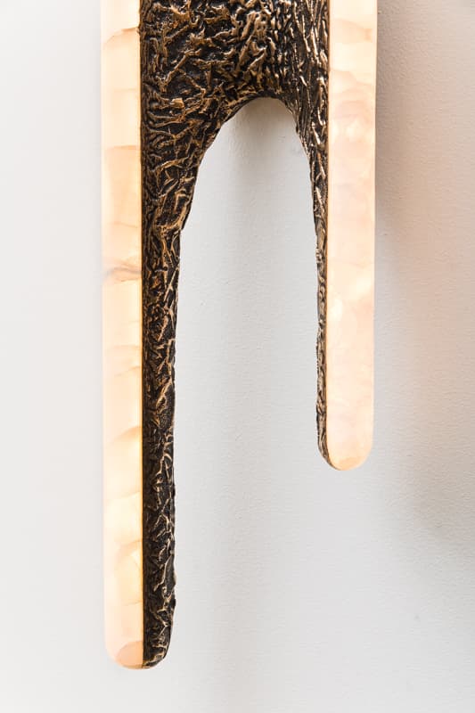 Настенный светильник Markus Haase Sculptural Sconce in Textured Bronze and Onyx — фото 3
