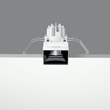 Встраиваемый в потолок светильник iGuzzini Laser Blade L High Contrast N138