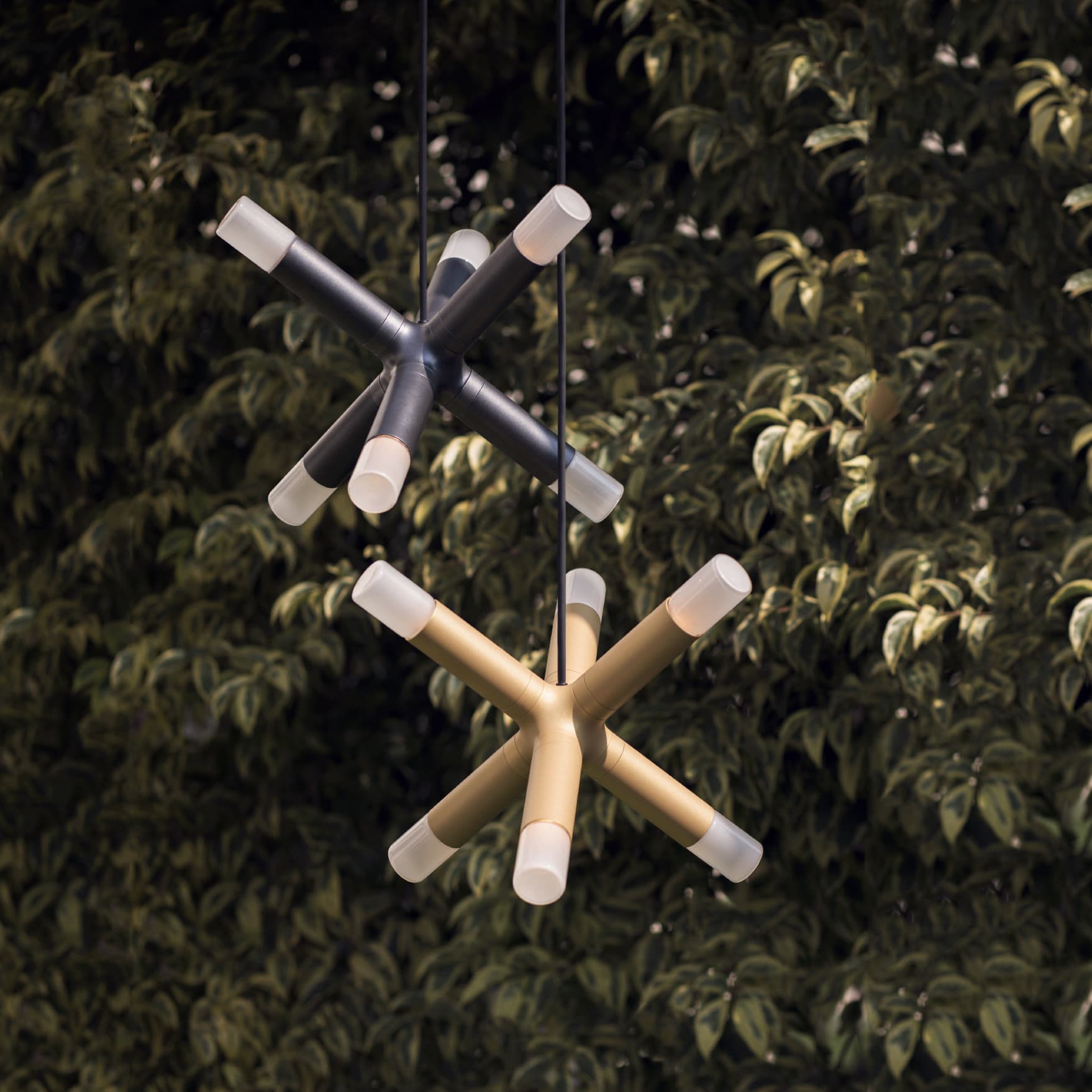 Leucos (Alt Lucialternative) — Подвесной светильник Leucos MYSTĒS S OUTDOOR