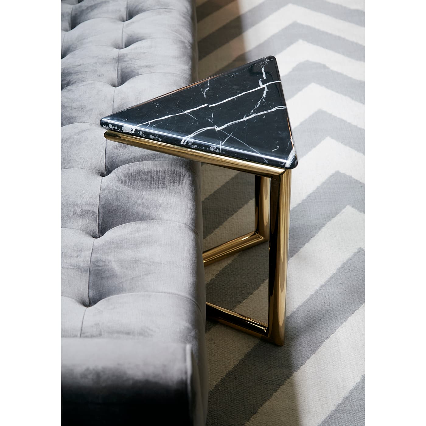 Столик Jonathan Adler Ultra Triangle Accent Table — фото 6