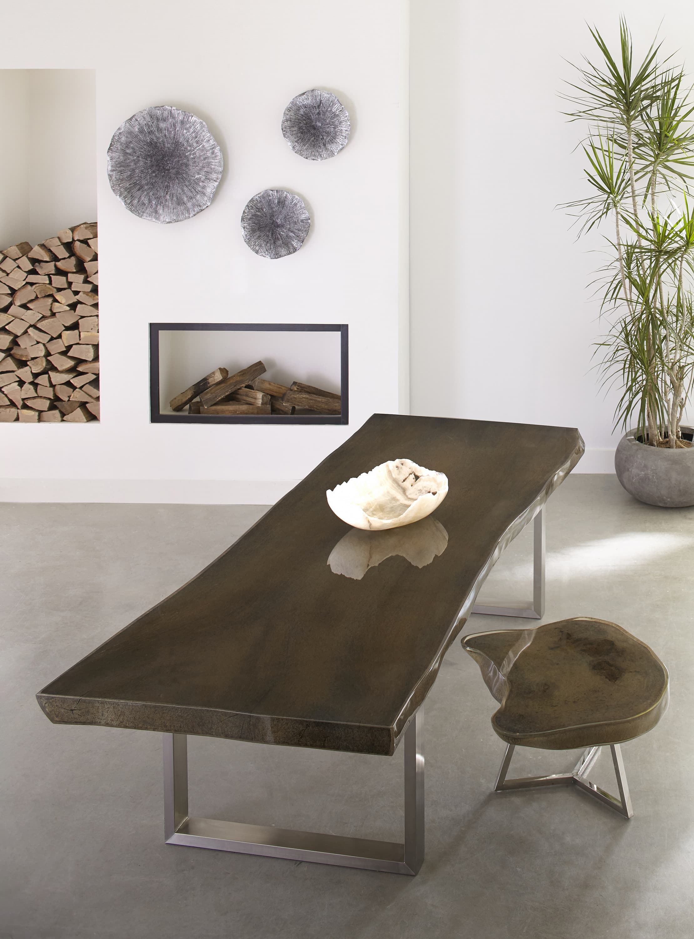 Обеденный стол Phillips Collection Captured Edge Dining Table, Grey Stone w/ Stainless Steel Legs — фото 4