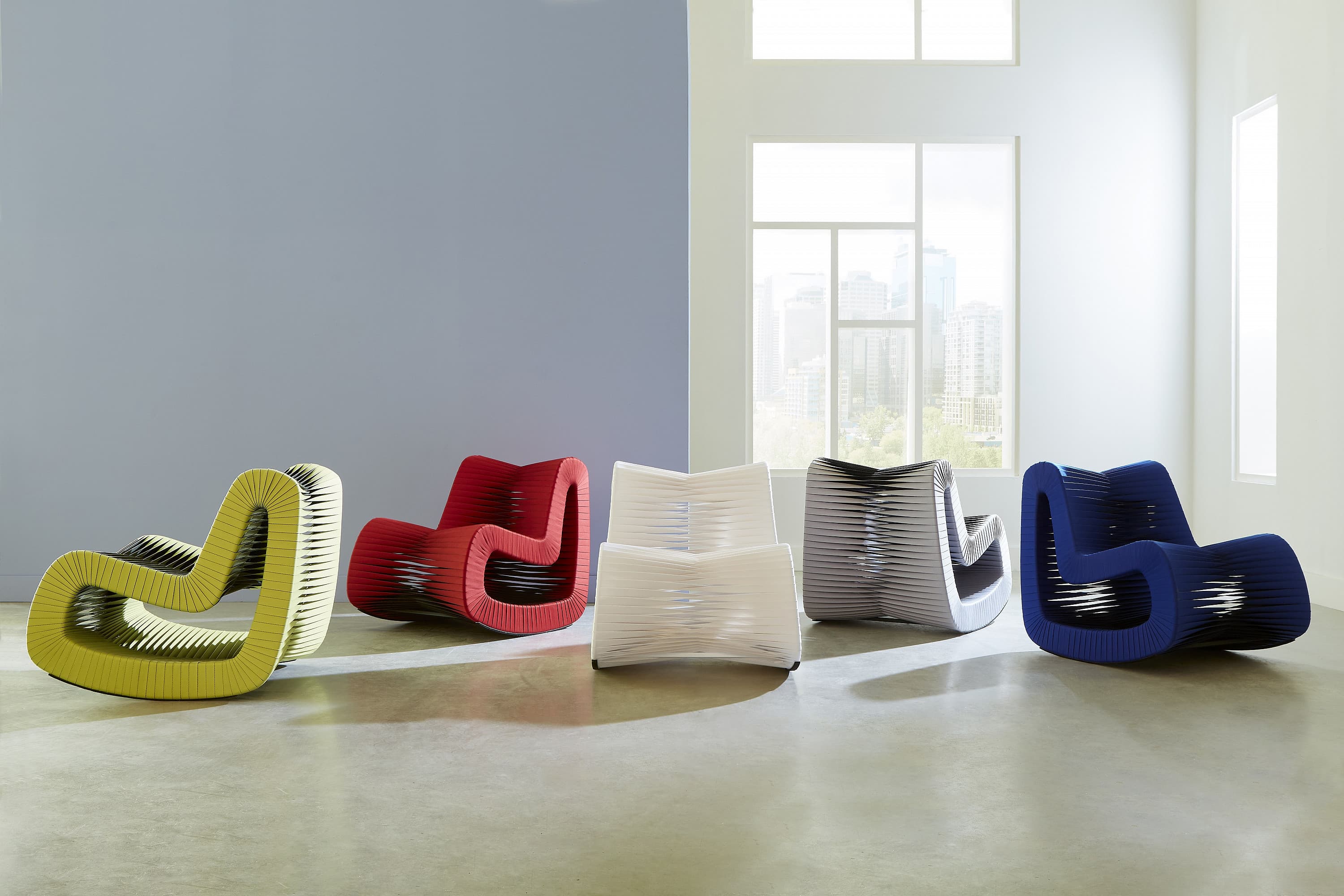 Кресло Phillips Collection Seat Belt Rocking Chair — фото 4