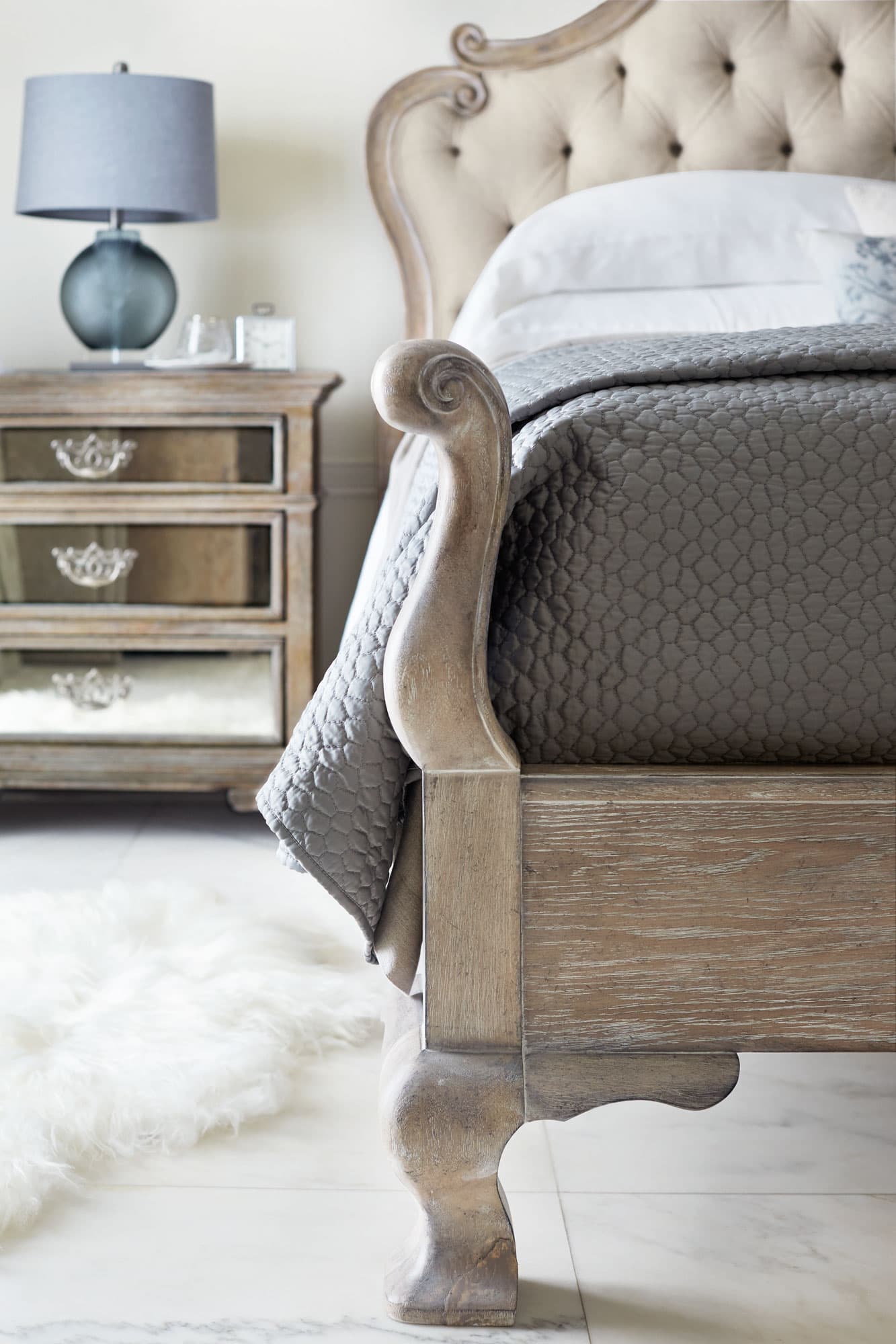 Двуспальная кровать Bernhardt Campania Upholstered Panel Bed — фото 7