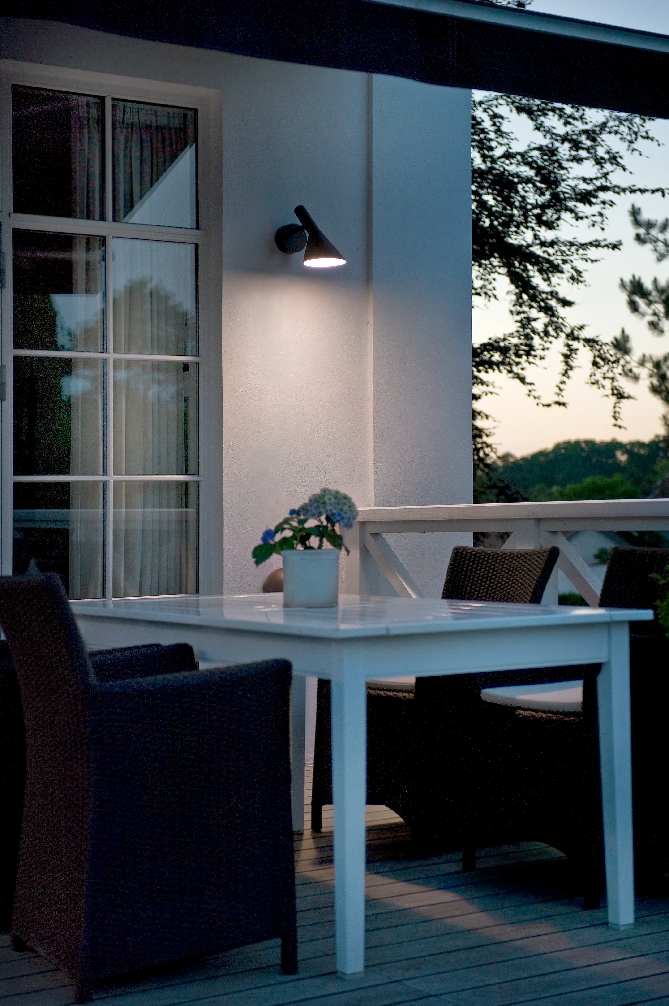 Louis Poulsen AJ 50 Outdoor Wall Lamp Black texture — фото 9