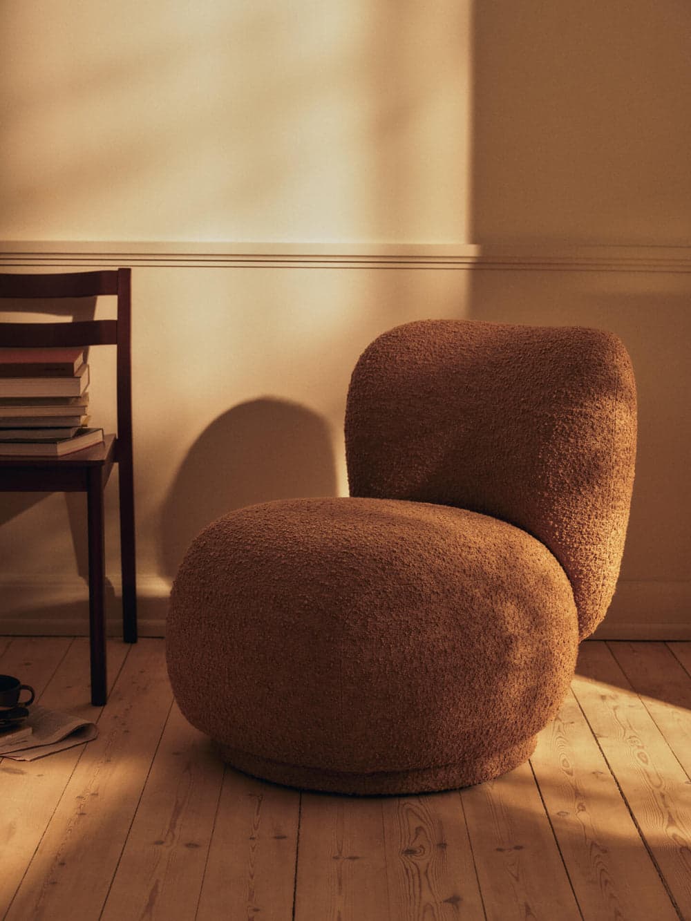 Ferm Living Rico Piccolo Lounge Chair - Raw Bouclé - Tan — фото 3
