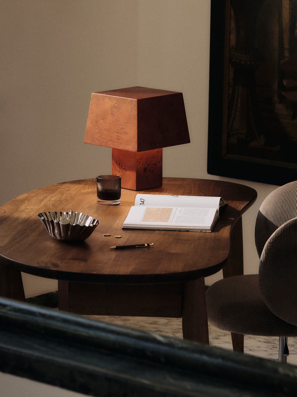 Ferm Living Burl Table Lamp - Dark Stained Burl — фото 3