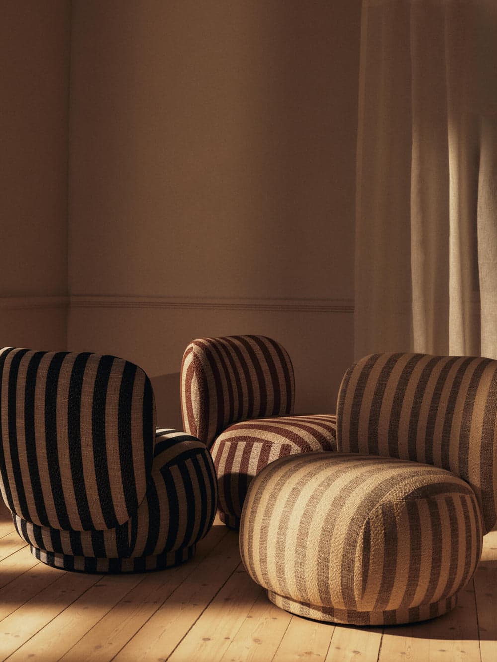 Ferm Living Rico Piccolo Lounge Chair - Louisiana - Sand/Black — фото 4
