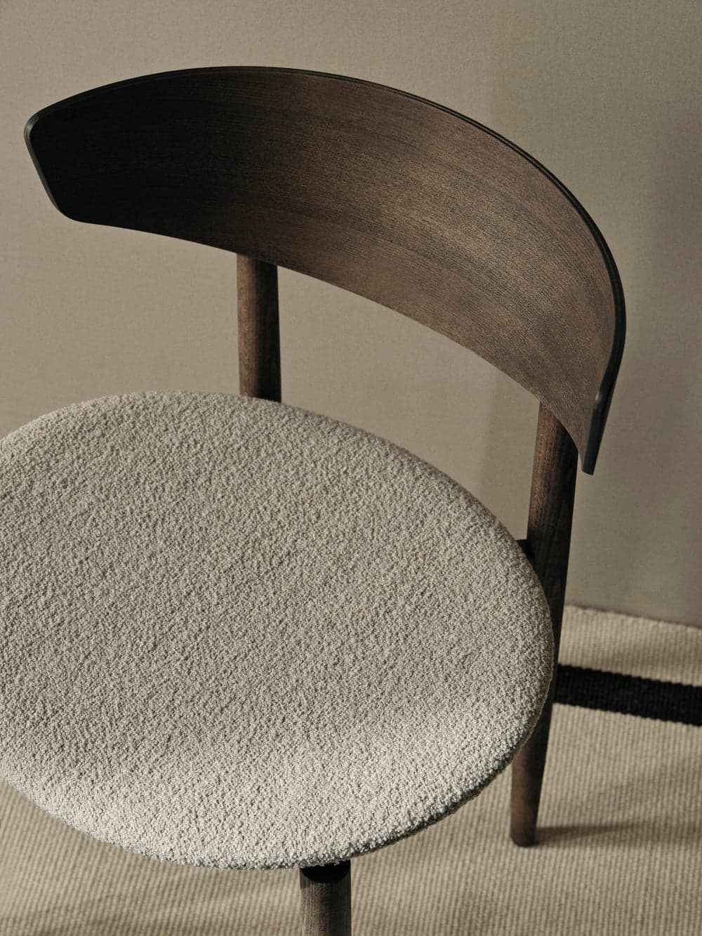 Ferm Living Herman Dining Chair - Upholstered Seat - Soft Bouclé - Dark Stained Beech/Natural — фото 5