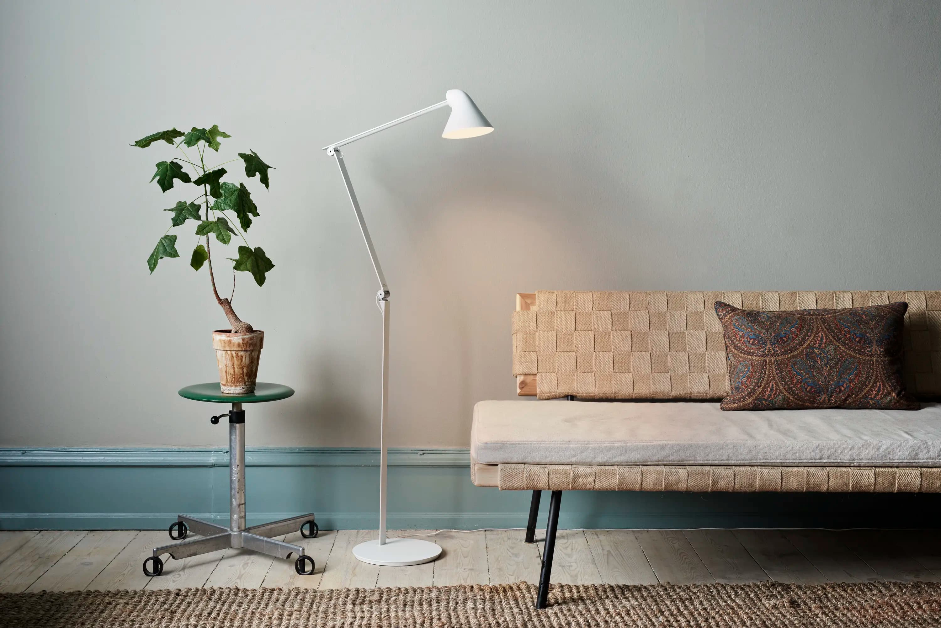 Louis Poulsen NJP Floor Lamp Light aluminium grey — фото 3